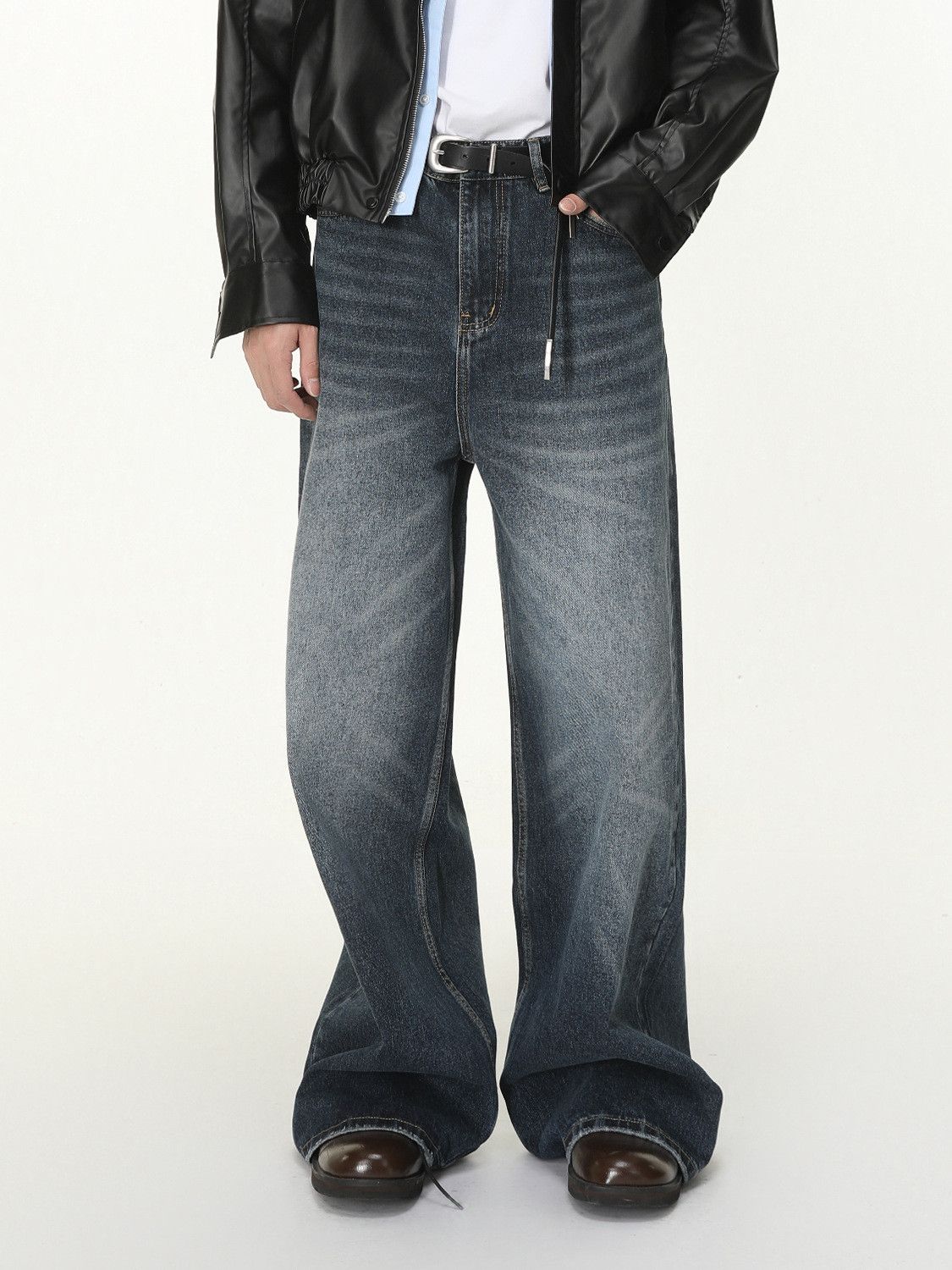 Jean Men's Washed Straight-Leg Jeans with Whiskering Size US 32 / EU 48 - 1 Thumbnail