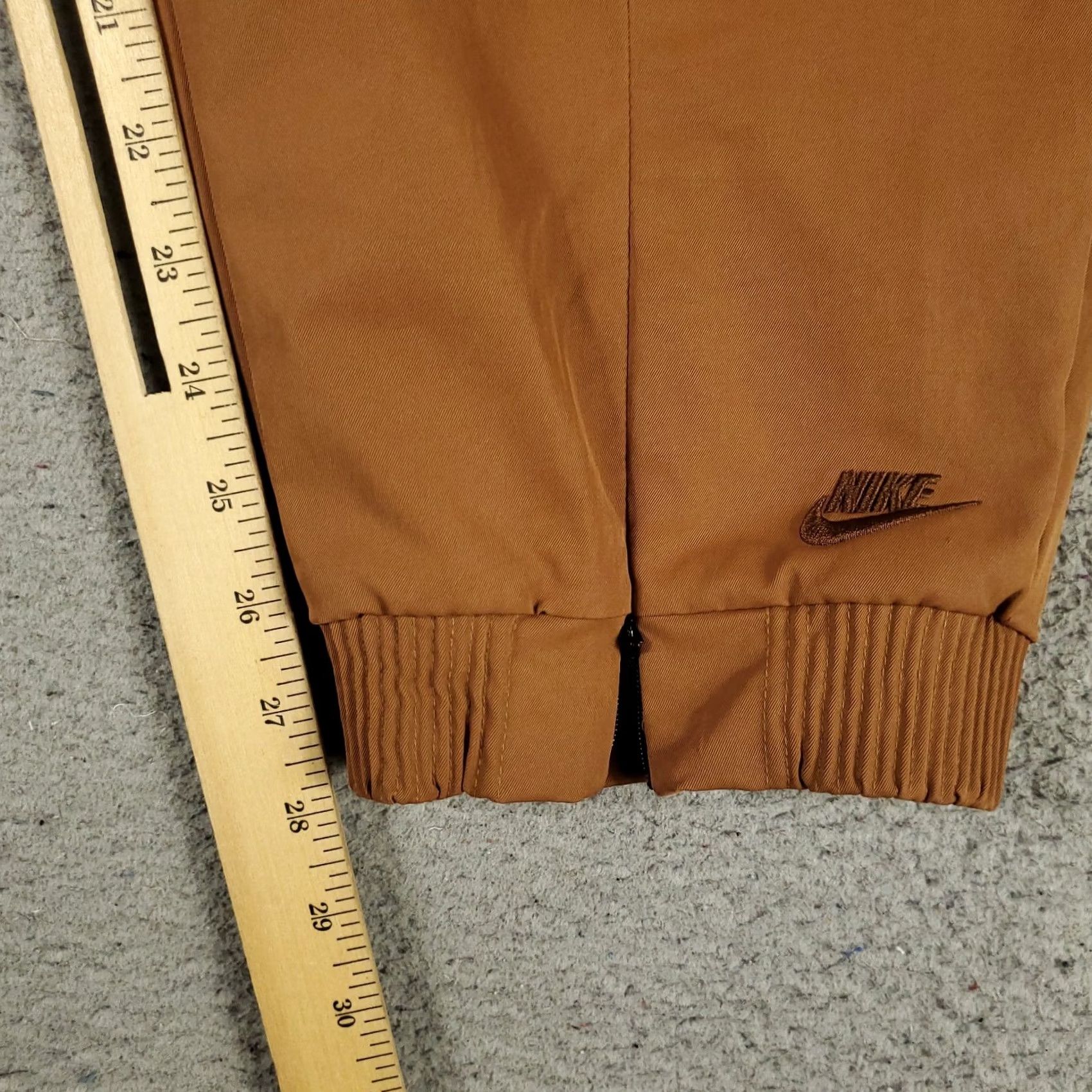 Nike Nike Pants Womens 2XL Brown Tan Tech Pack Dri Fit Jogger Tapered Ankle Zip XS? Size 40" / US 18 - 7 Thumbnail