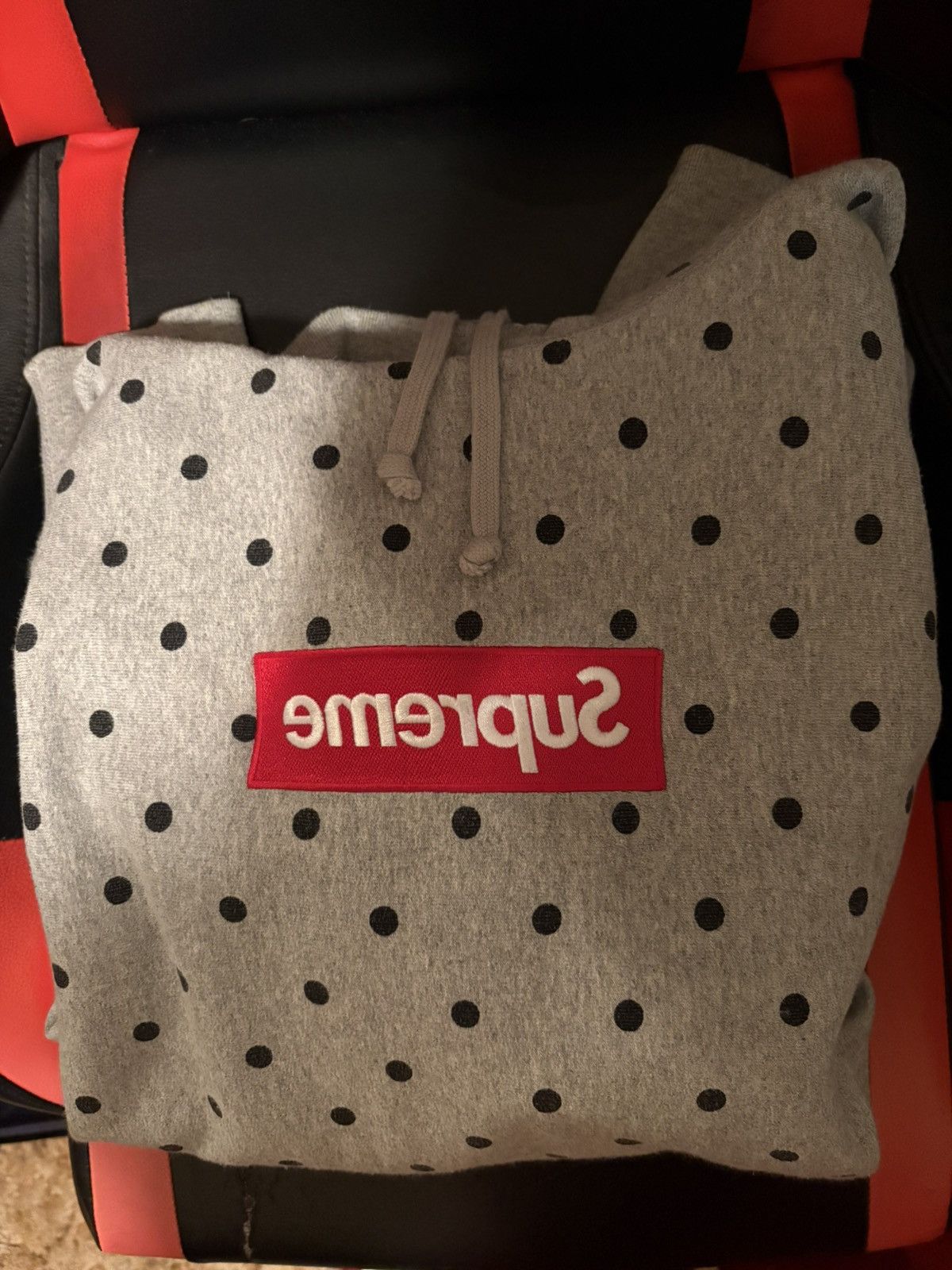 Supreme grey supreme cdg polka dot box logo Size US M / EU 48-50 / 2 - 1 Thumbnail