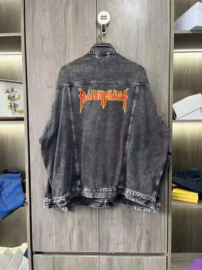 Balenciaga Balenciaga Logo Printed Collar Single-Breasted Long Sleeve Size US M / EU 48-50 / 2 - 5 Thumbnail