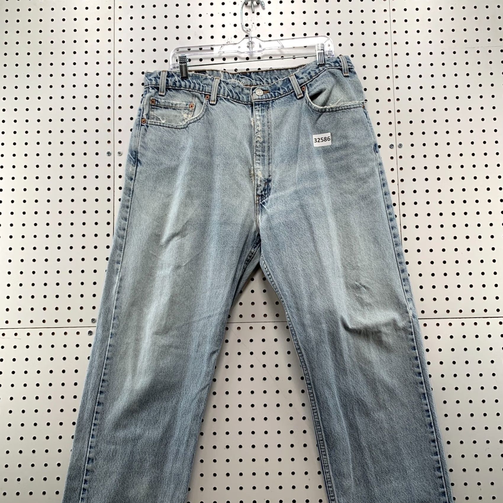 Levi's VINTAGE Levi's 505 Jeans Mens 35x31 Blue Denim Light Wash Distressed Size US 35 - 2 Thumbnail