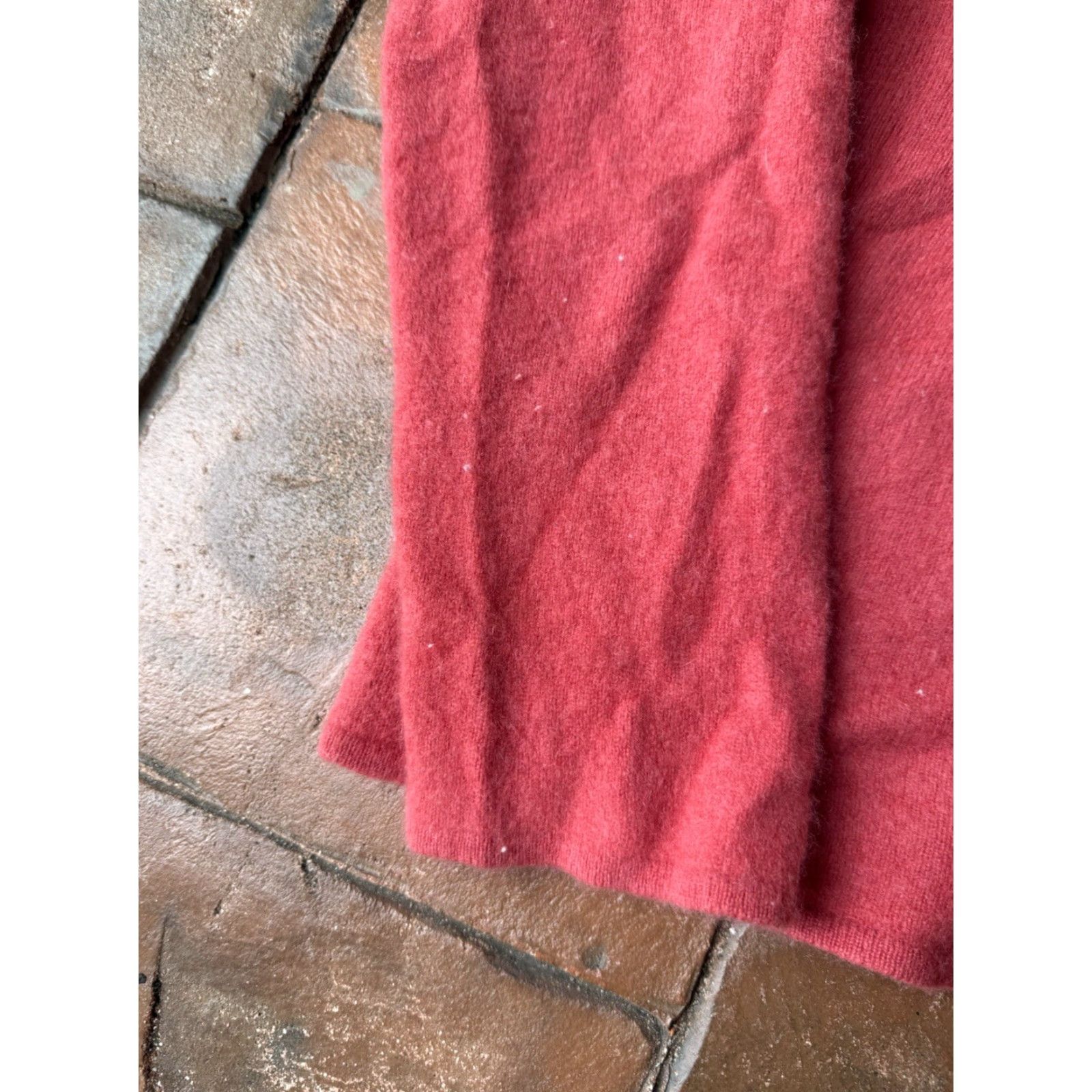 Vintage VINTAGE Mark Fore & Strike 100% Cashmere Cropped Sweater Women XL Red Pullover V-Neck Long Sleeve Relaxed Fit 80s 90s Classic Mens Womens Size XL / US 12-14 / IT 48-50 - 4 Thumbnail