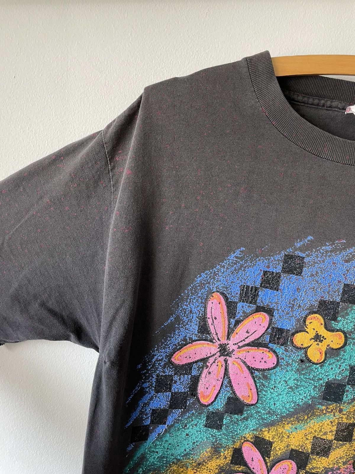Vintage Vintage Faded 90s Pixel Flower Splattered tee Size US XL / EU 56 / 4 - 10 Thumbnail