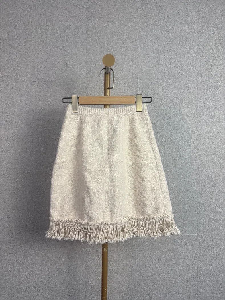 Chanel Chanel Greek white tassel skirt Size 24" / US 00 / IT 34 - 2 Thumbnail