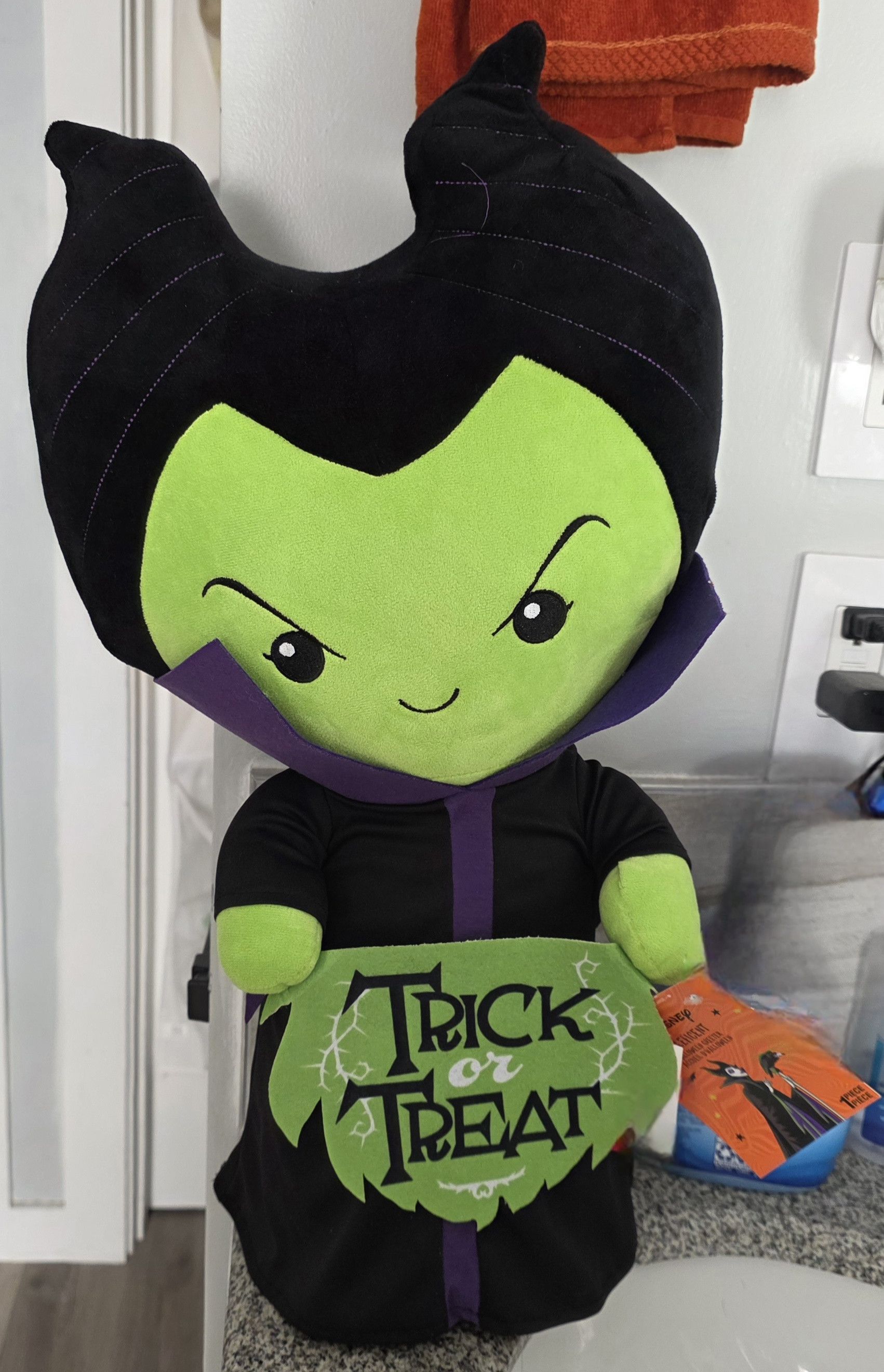 Disney NWT Disney Maleficent Halloween Greeter Doll Door Decor 25" Size ONE SIZE - 1 Thumbnail