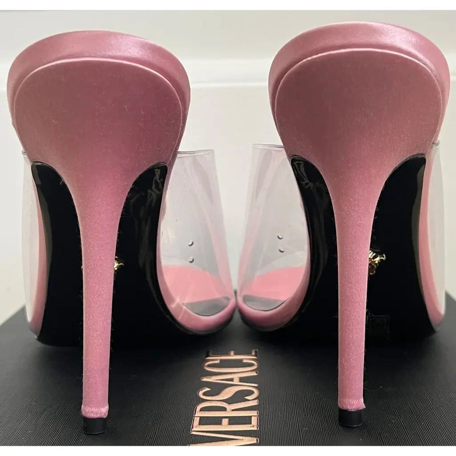 Versace VERSACE PINK SILK MEDUSA HEAD GREEK KEY PUMPS 39.5 9.5 ITALY Size US 9.5 / IT 39.5 - 3 Thumbnail