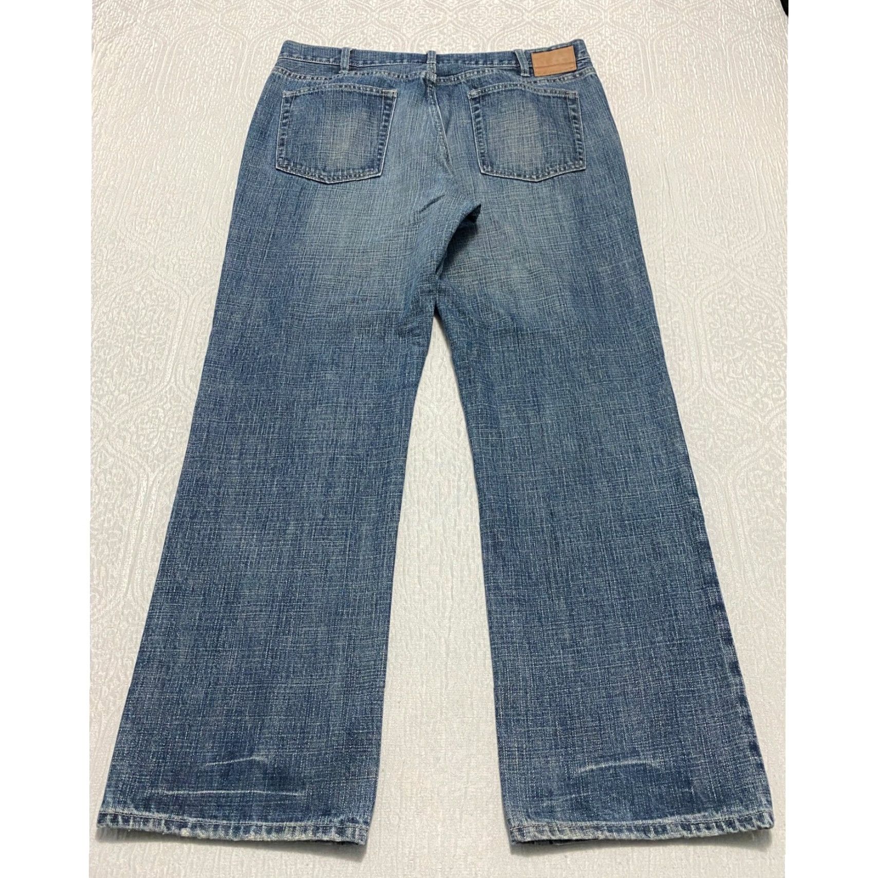 Gap Gap Jeans Men 36x30 Blue 100 % Cotton Straight Mid Rise 5-Pocket Denim Button Zipper Regular Inseam 30 in Distressed Logo Classic Casual Size US 36 / EU 52 - 2 Thumbnail