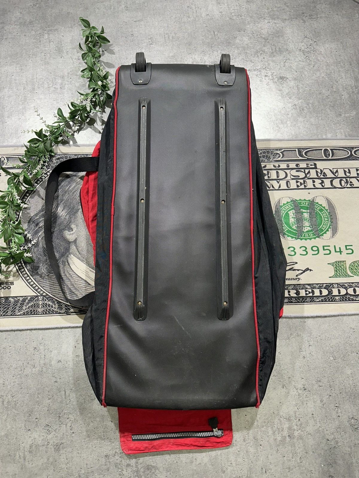 Marlboro Vintage 90’s Marlboro Unlimited Red Travel Bag Size ONE SIZE - 6 Thumbnail