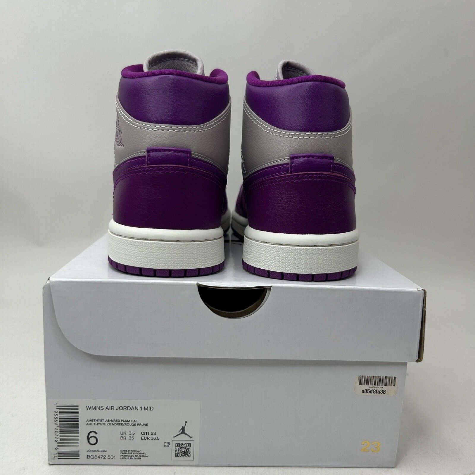 Jordan Brand Nike Air Jordan 1 Retro Mid WMNS “Magenta” 2023 Size US 6 / IT 36 - 4 Thumbnail