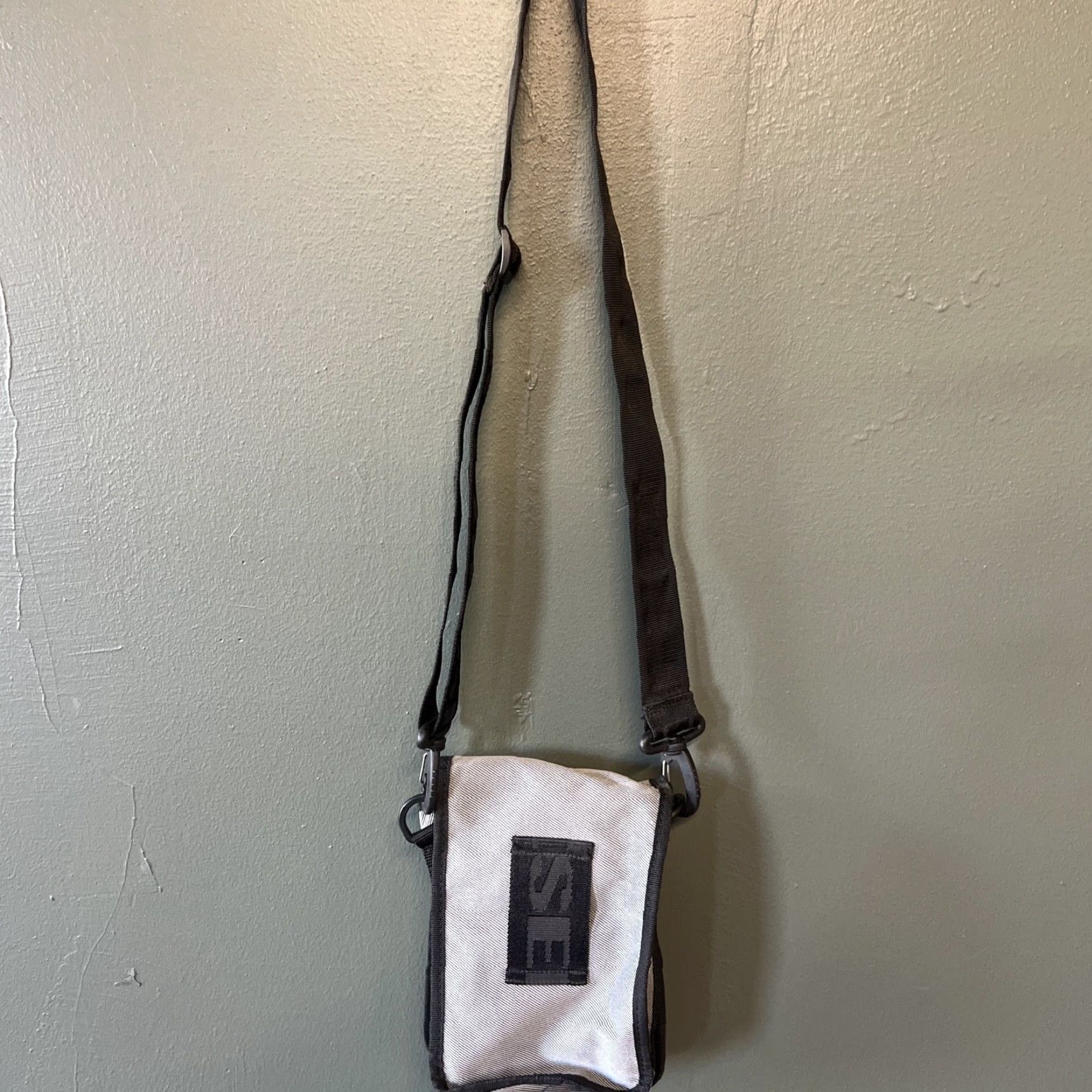 Diesel VINTAGE Diesel Spare Parts Utility Bag UNISEX Crossbody Canvas Leather Gray Unisex Adults 2000s Gorpcore Bag, Utility, Crossbody, Diesel, Gray Size ONE SIZE - 7 Thumbnail
