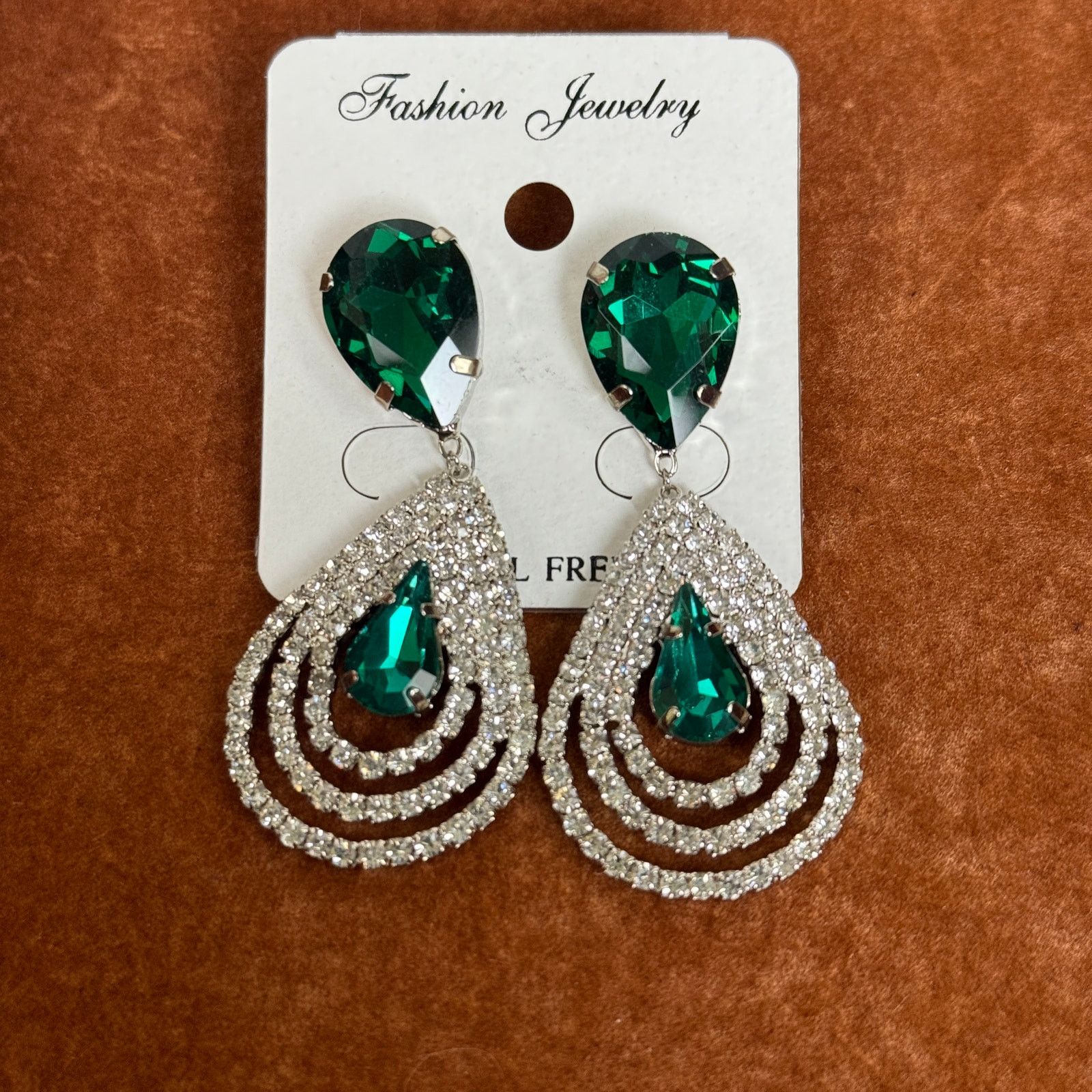 Other Emerald Green Dangle Earrings With Crystals Pierced Ears Size ONE SIZE - 3 Thumbnail