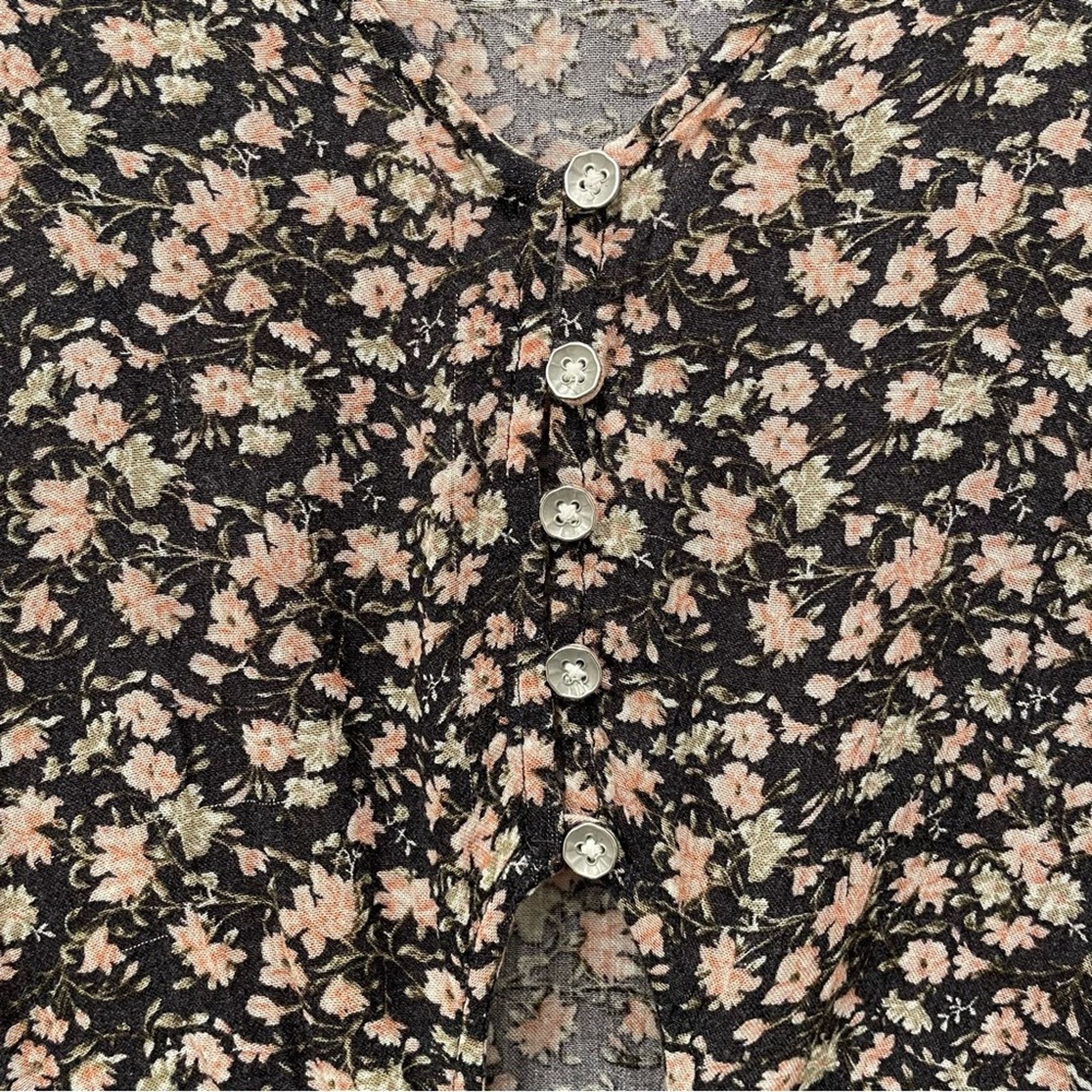 American Eagle Outfitters American Eagle Outfitters Long Sleeve Floral Crop Top S Size S / US 4 / IT 40 - 5 Thumbnail