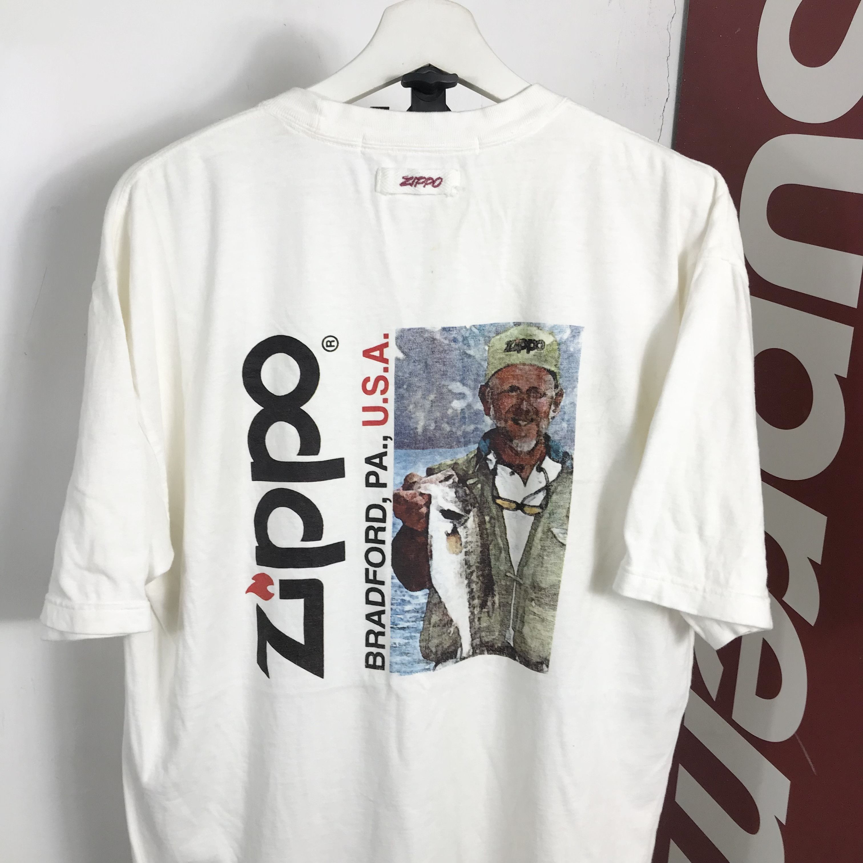 Vintage Vintage 90S Zippo ART humor men on fishing Tee Size US L / EU 52-54 / 3 - 3 Thumbnail