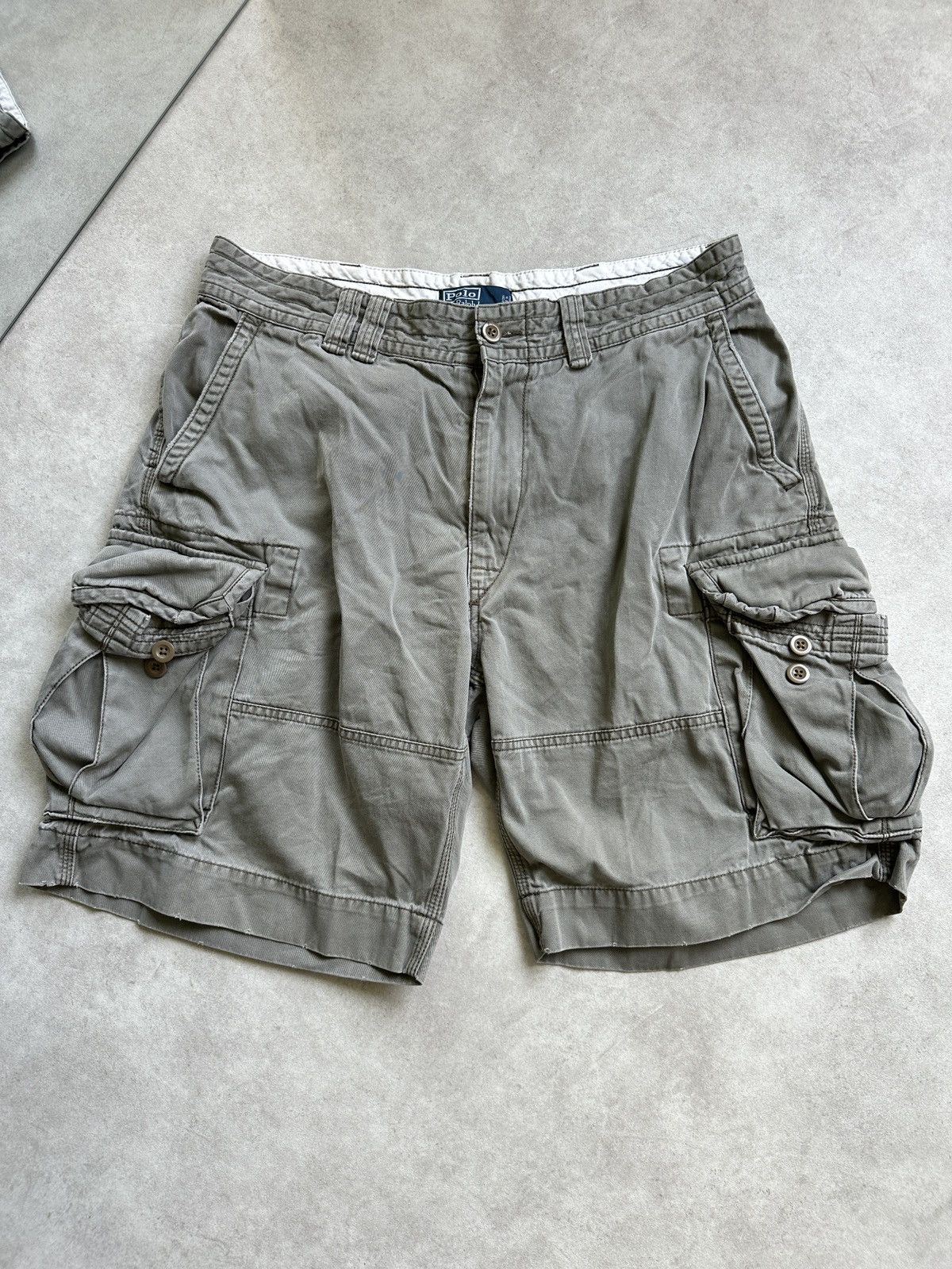 Polo Ralph Lauren Polo Ralph Lauren utility cargo chino shorts with worn look Size US 36 / EU 52 - 3 Thumbnail
