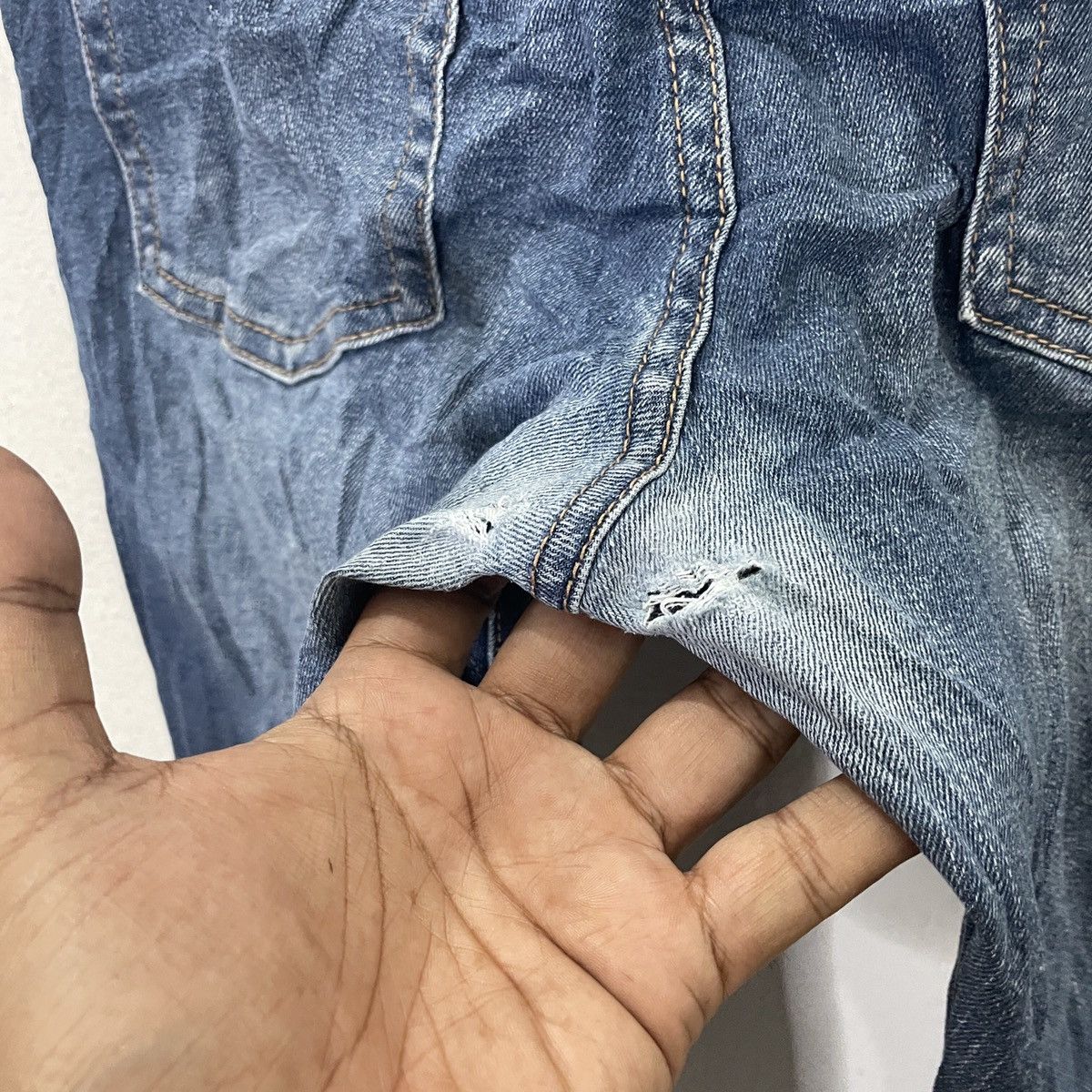 Other Vintage Bossini Jeans Seldvedge Distressed Denim Jeans Size US 31 - 11 Thumbnail