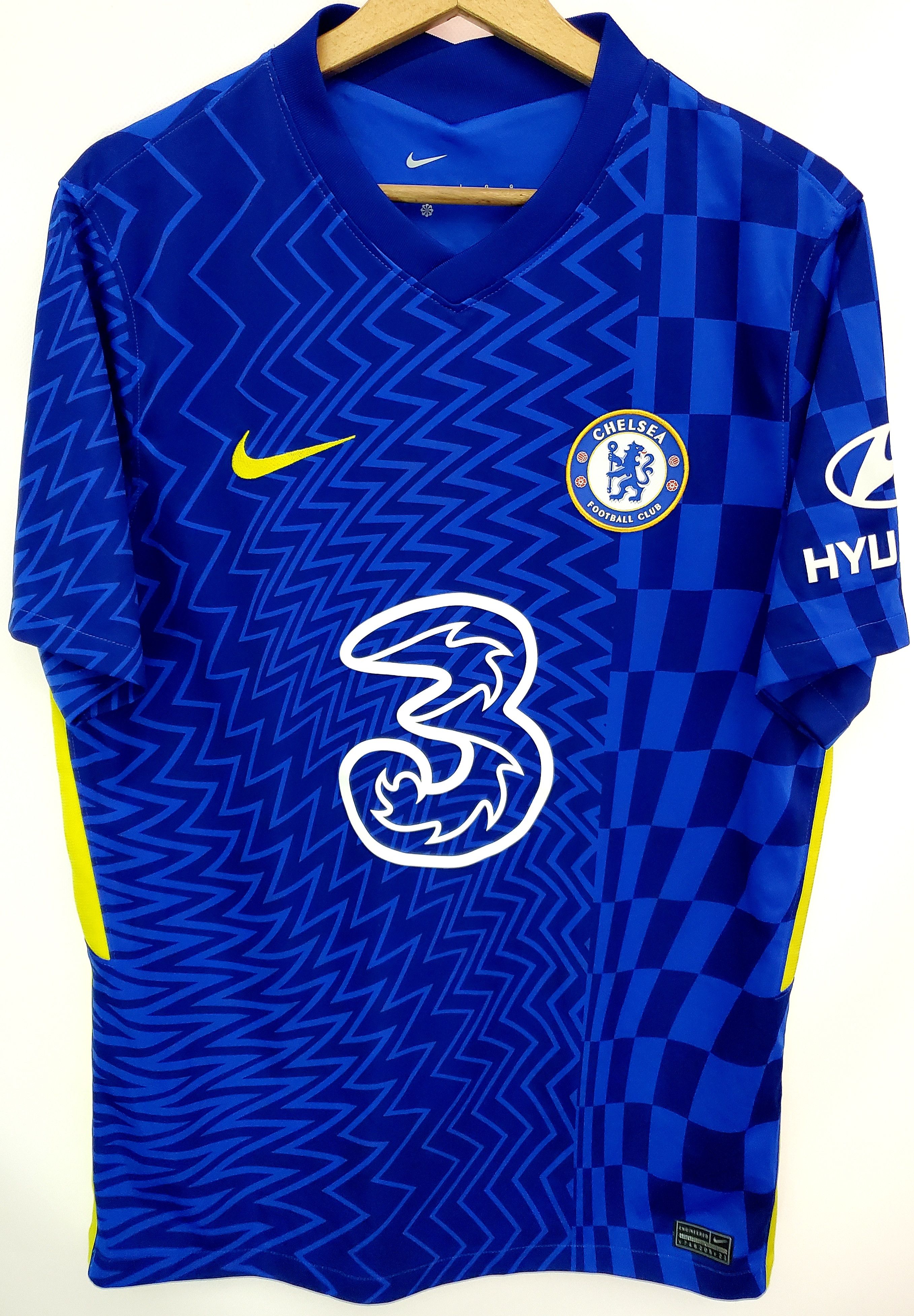 Chelsea Soccer × Nike CHELSEA 2021 2022 HOME jersey New condition size L Size US L / EU 52-54 / 3 - 1 Thumbnail