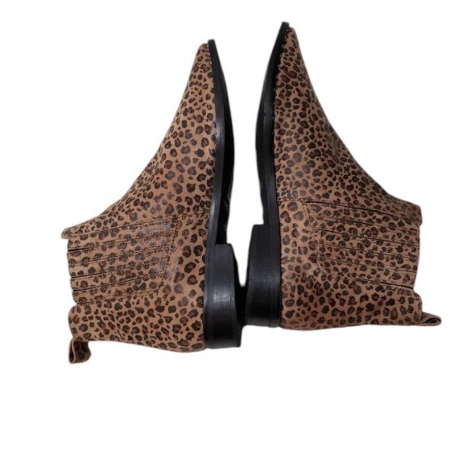 NWT! Musse & Cloud Leopard Studded Booties SZ 9