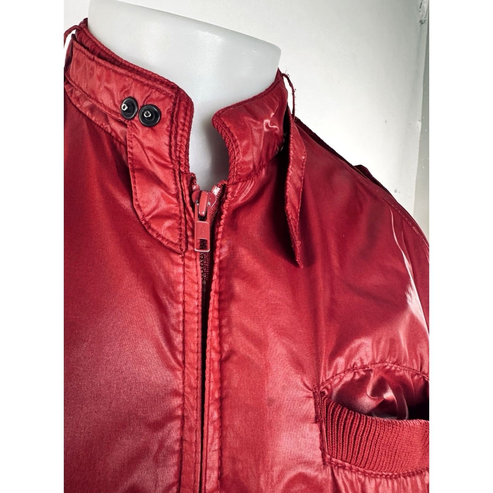 Vintage VINTAGE Silton Discovery California Members Only Style Mens Jacket L Maroon Nylon Zip Size US L / EU 52-54 / 3 - 2 Thumbnail