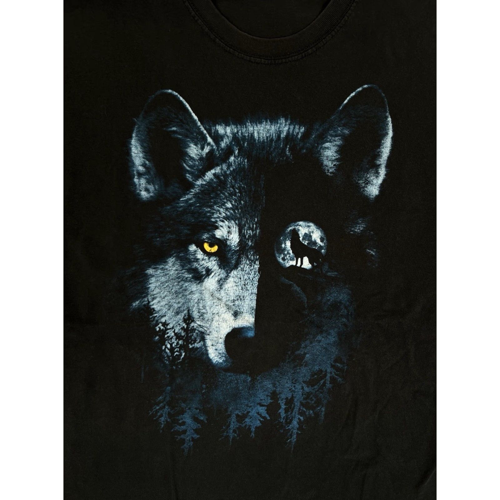 Vintage VINTAGE Wolf T-Shirt XL Black Forest Moon Howling GraPHic Print 90s Men Short Sleeve Crew Neck Cotton Unbranded"} Size US XL / EU 56 / 4 - 2 Thumbnail