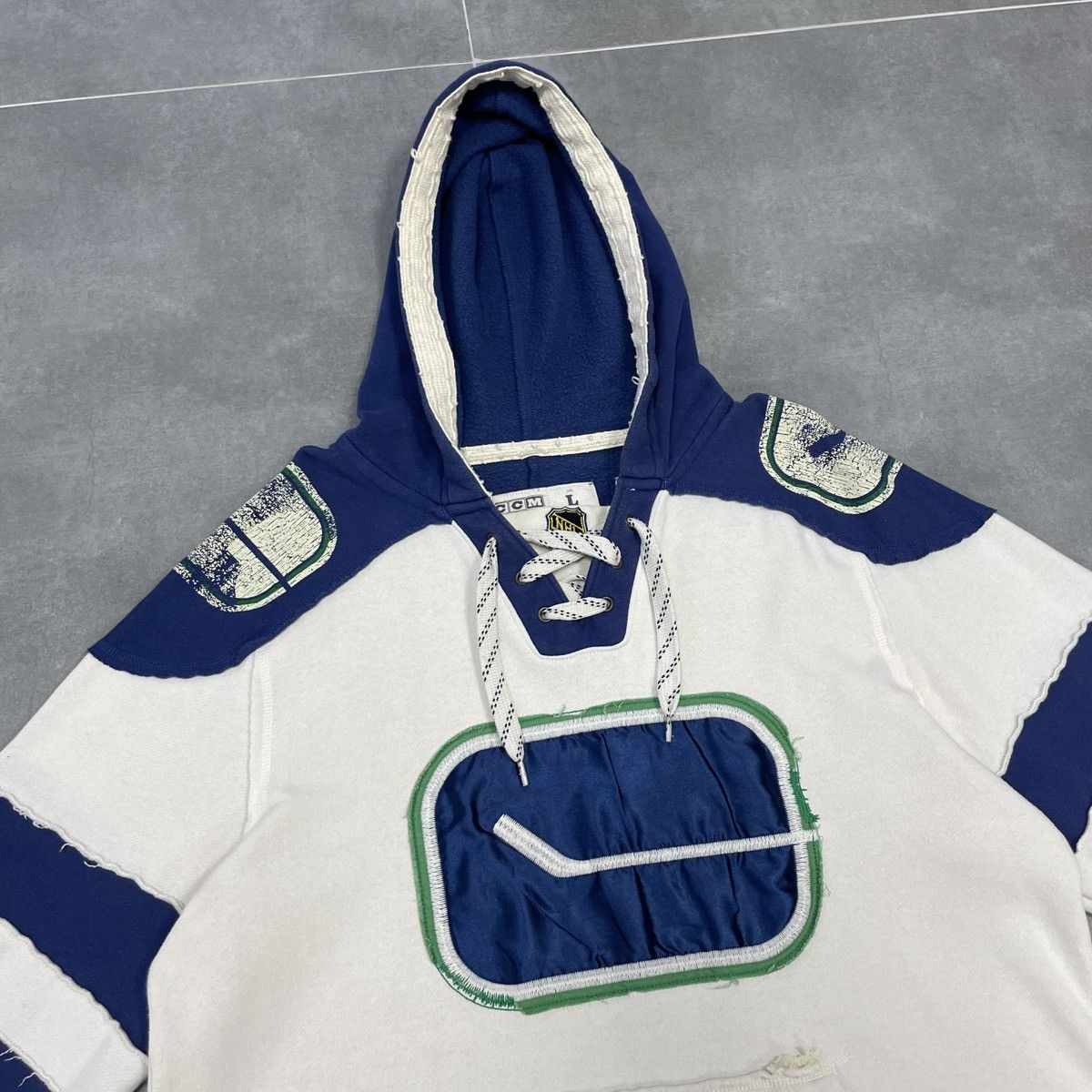 NHL × Reebok × Vintage Vintage Reebok CCM NHL Hockey Hoodie Size L Size US L / EU 52-54 / 3 - 13 Thumbnail