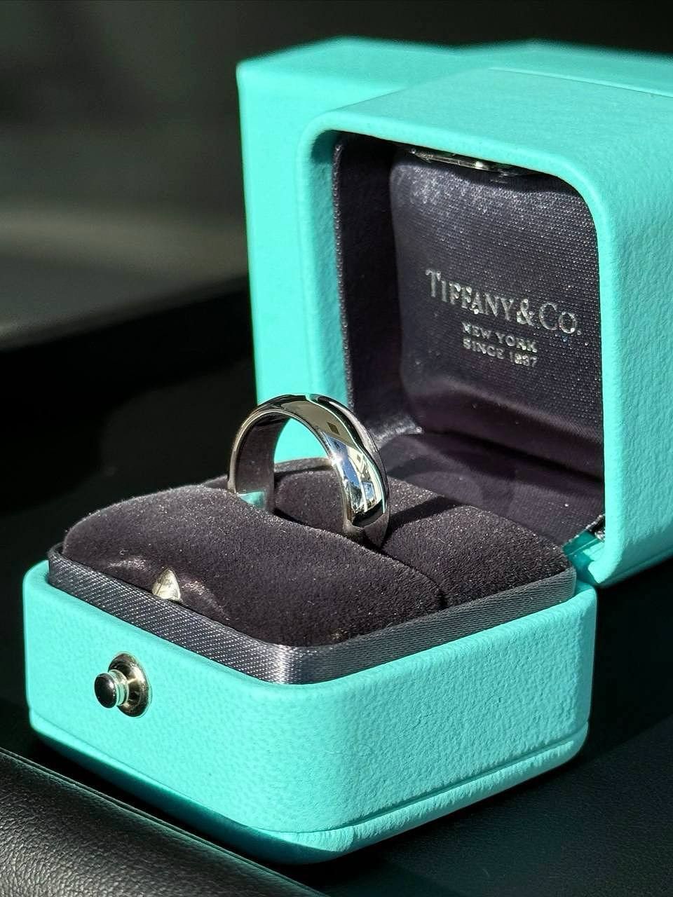 Tiffany & Co. Tiffany & Co. Platinum 950 Men's Wedding Band 6mm Size 7 Size ONE SIZE - 4 Thumbnail