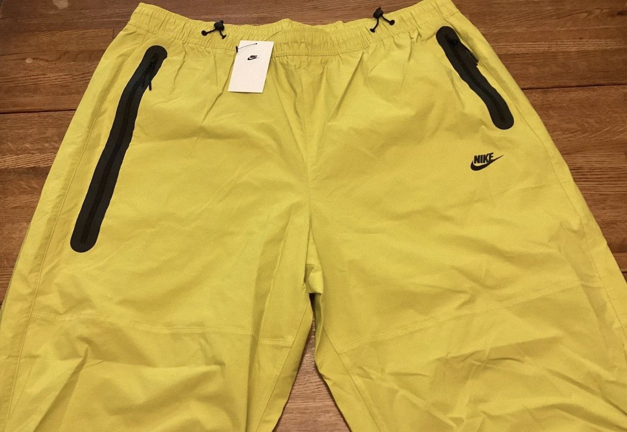 Nike NWT's Nike Air-Tech Pack Woven Oversized Pants Yellow Size US 44 / EU 60 - 7 Thumbnail