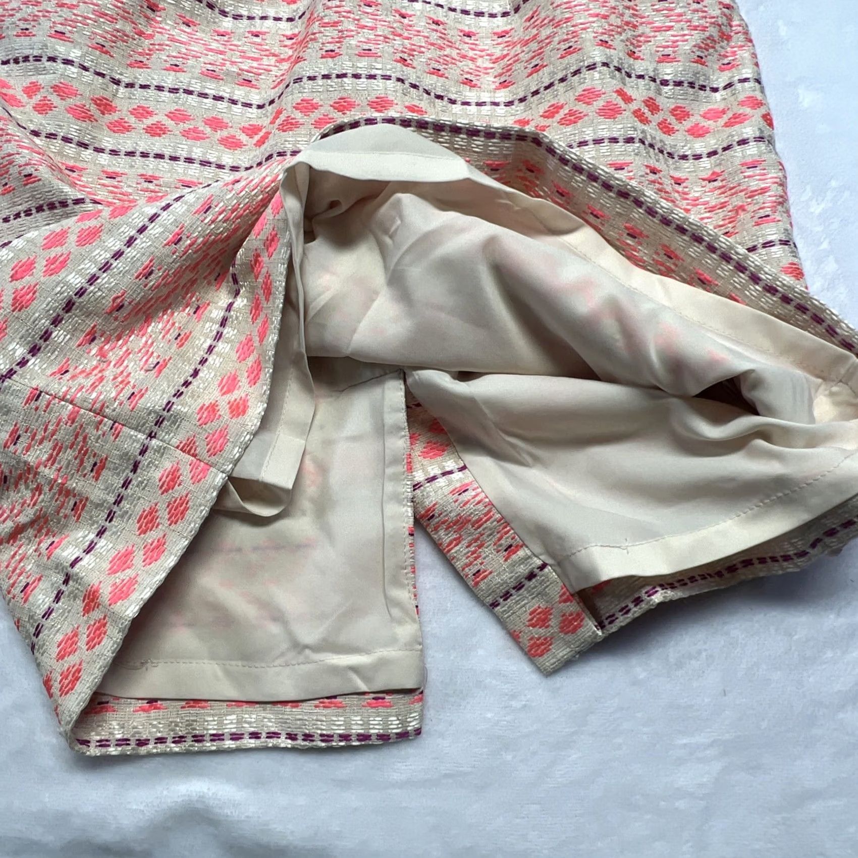 Vintage Antonio Melani Dress Sheath Sleeveless Pink Cream Jacquard Textured Knee Length Crew Neck Zip Back Lined Womens 8 Size M / US 6-8 / IT 42-44 - 7 Thumbnail