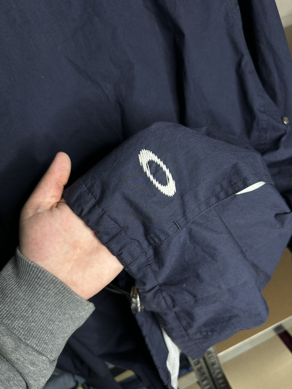 Oakley Vintage Oakley Software V-Neck Windbreaker Pullover Logo S Size US S / EU 44-46 / 1 - 5 Thumbnail