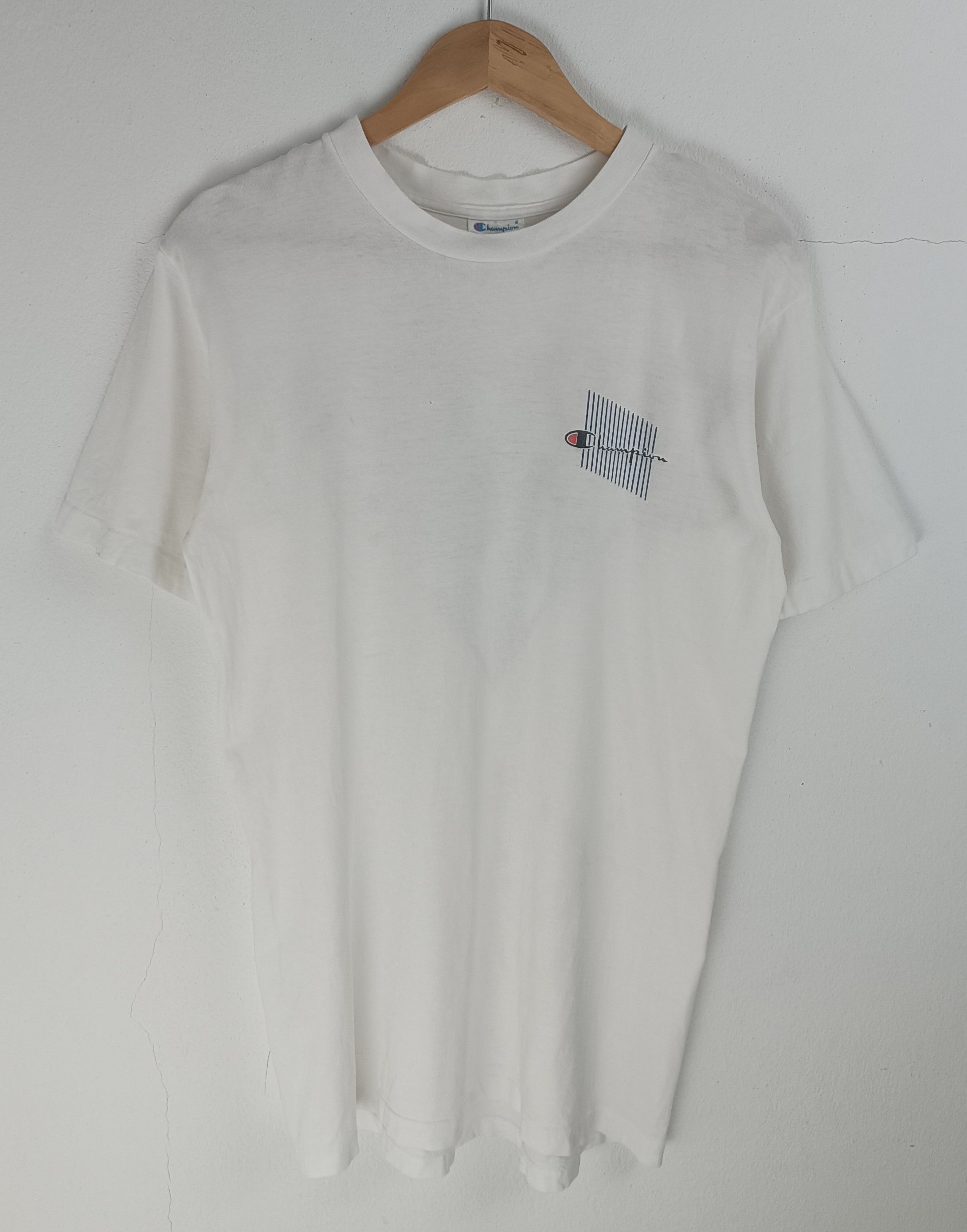 Champion VINTAGE 90'S CHAMPION VERY RARE BACKHIT TEE Size US M / EU 48-50 / 2 - 4 Thumbnail