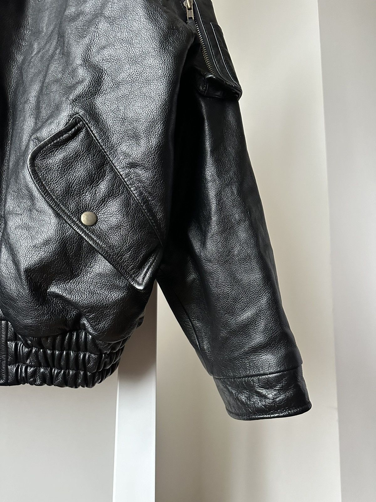 Japanese Brand Vintage Black Leather Boxy Bomber Jacket Kanye West Style Size US XL / EU 56 / 4 - 9 Thumbnail
