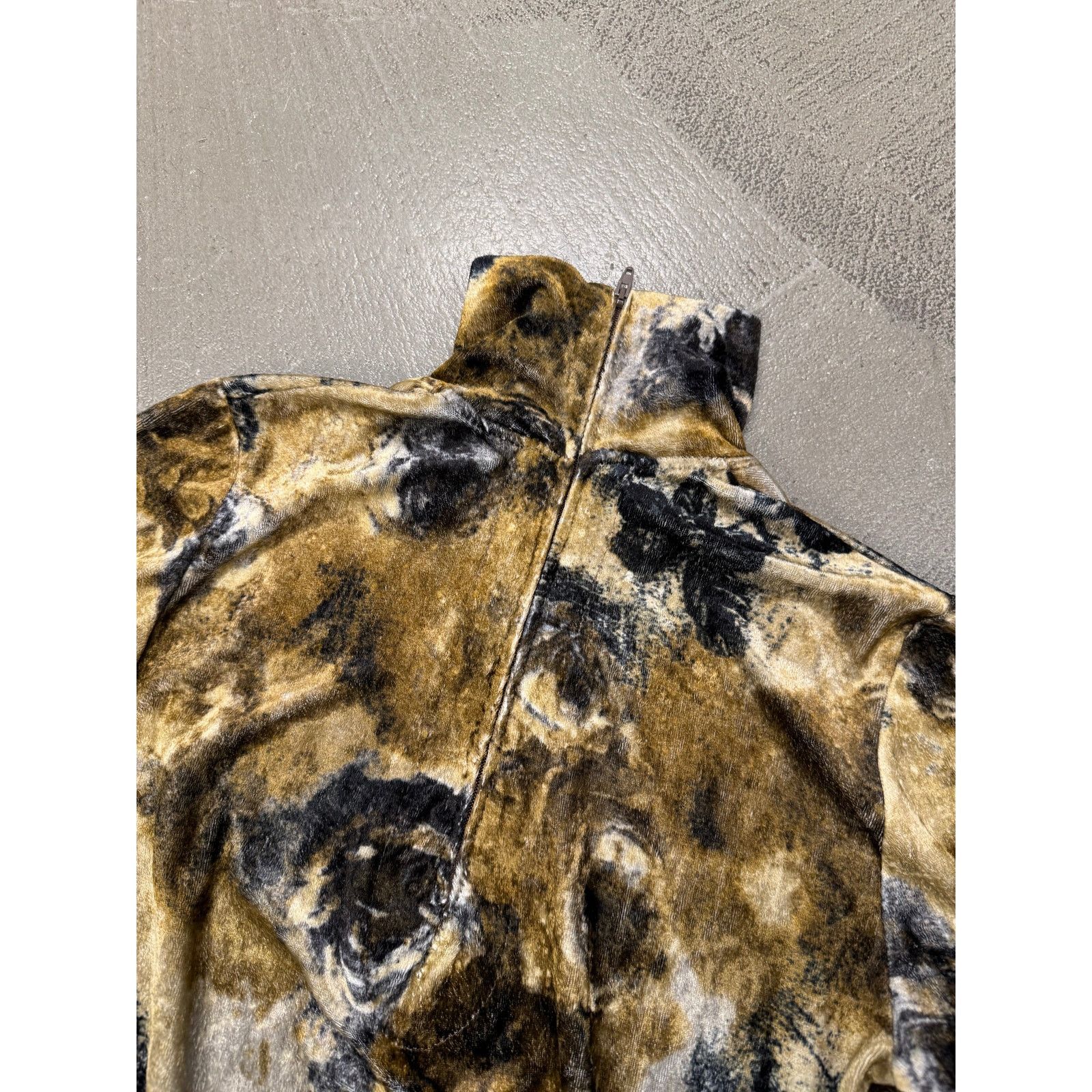 Roberto Cavalli 2000s Cavalli velour golden floral long sleeve top Size M / US 6-8 / IT 42-44 - 4 Thumbnail