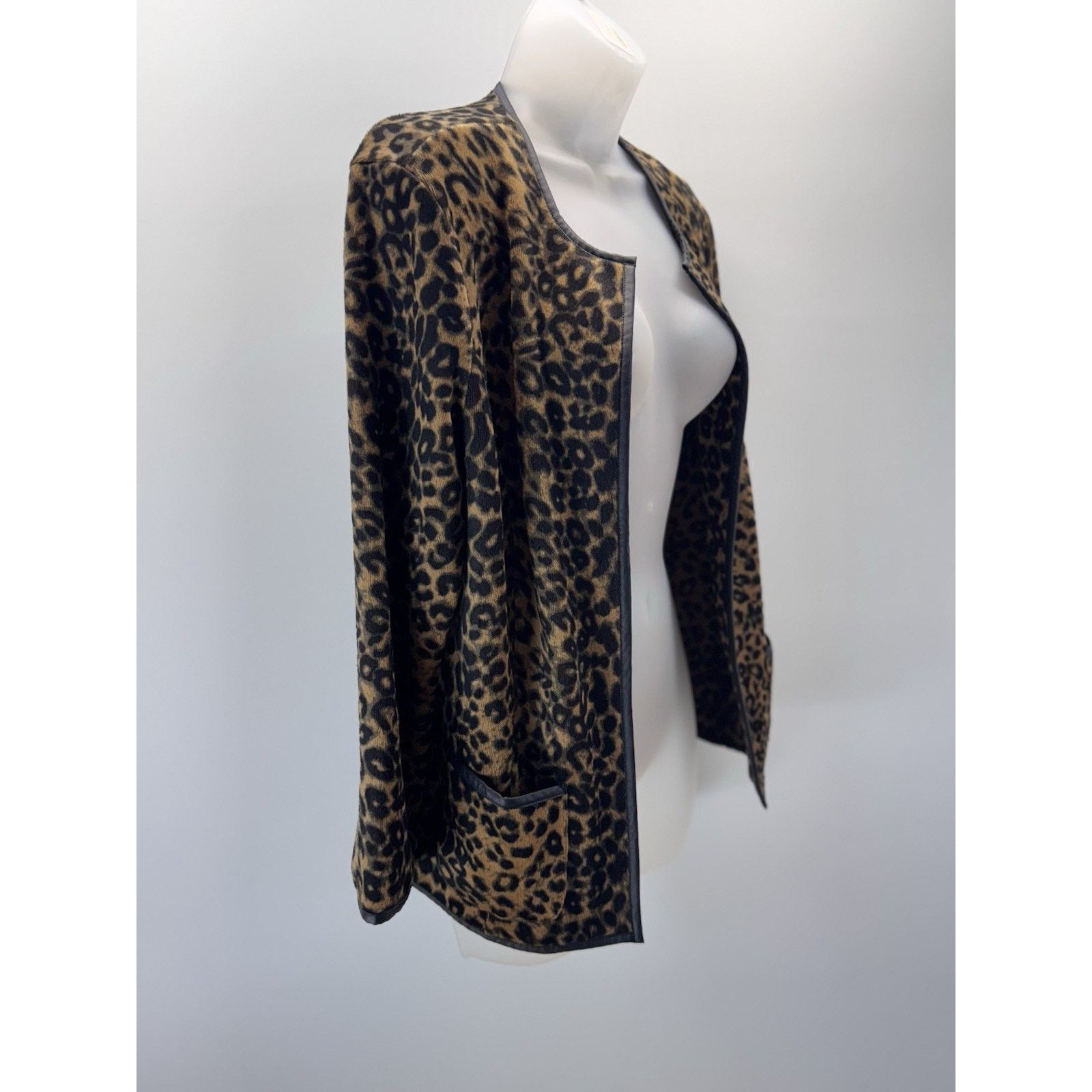 Chicos Chico's Leopard Faux Fur Faux Women’s Size 1 M Size M / US 6-8 / IT 42-44 - 4 Thumbnail