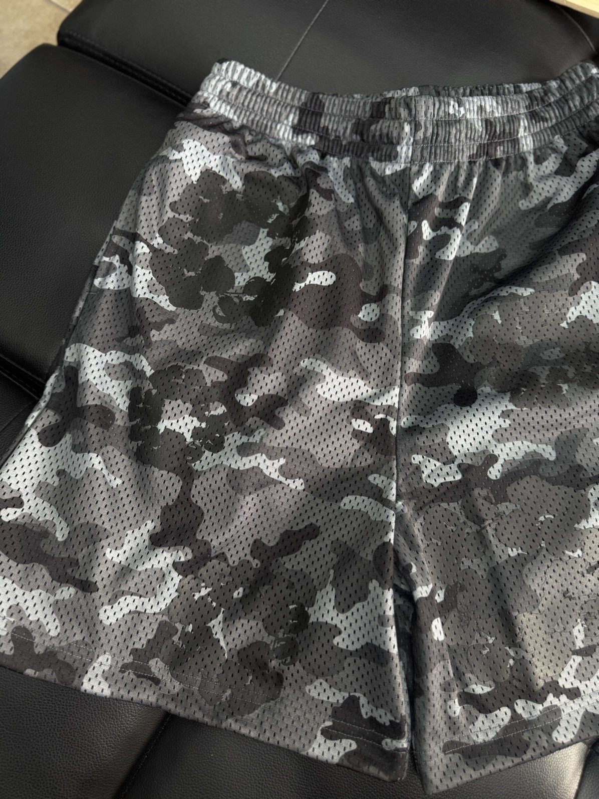 DENIM TEARS Denim Tears Mesh Summer Shorts Black Camo Size Small (NEW) Size US 29 - 3 Thumbnail