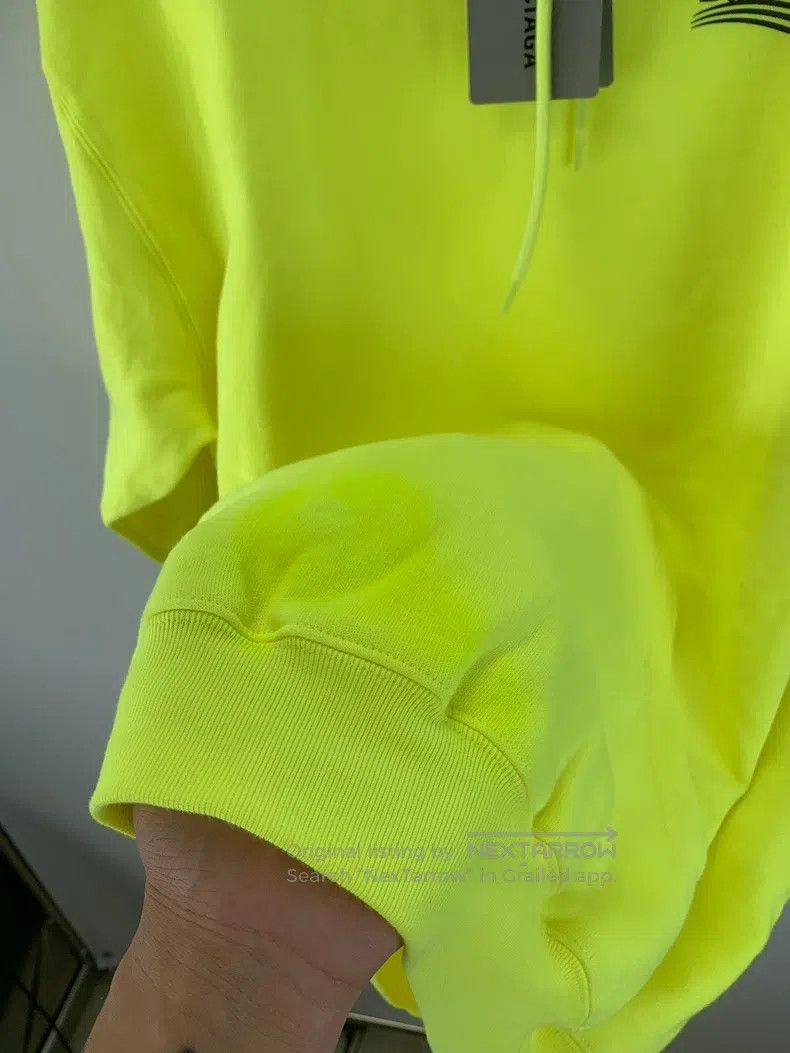 Balenciaga Balenciaga Neon Yellow Hooded Sweatshirt Size US M / EU 48-50 / 2 - 8 Thumbnail