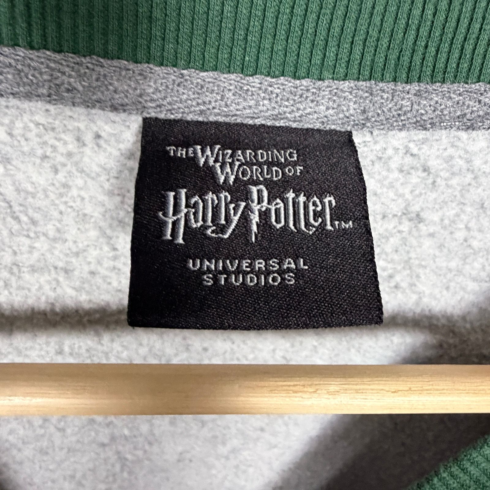 Universal Studios Harry Potter Wizarding World Slytherin House Sweatshirt L Size US L / EU 52-54 / 3 - 6 Thumbnail