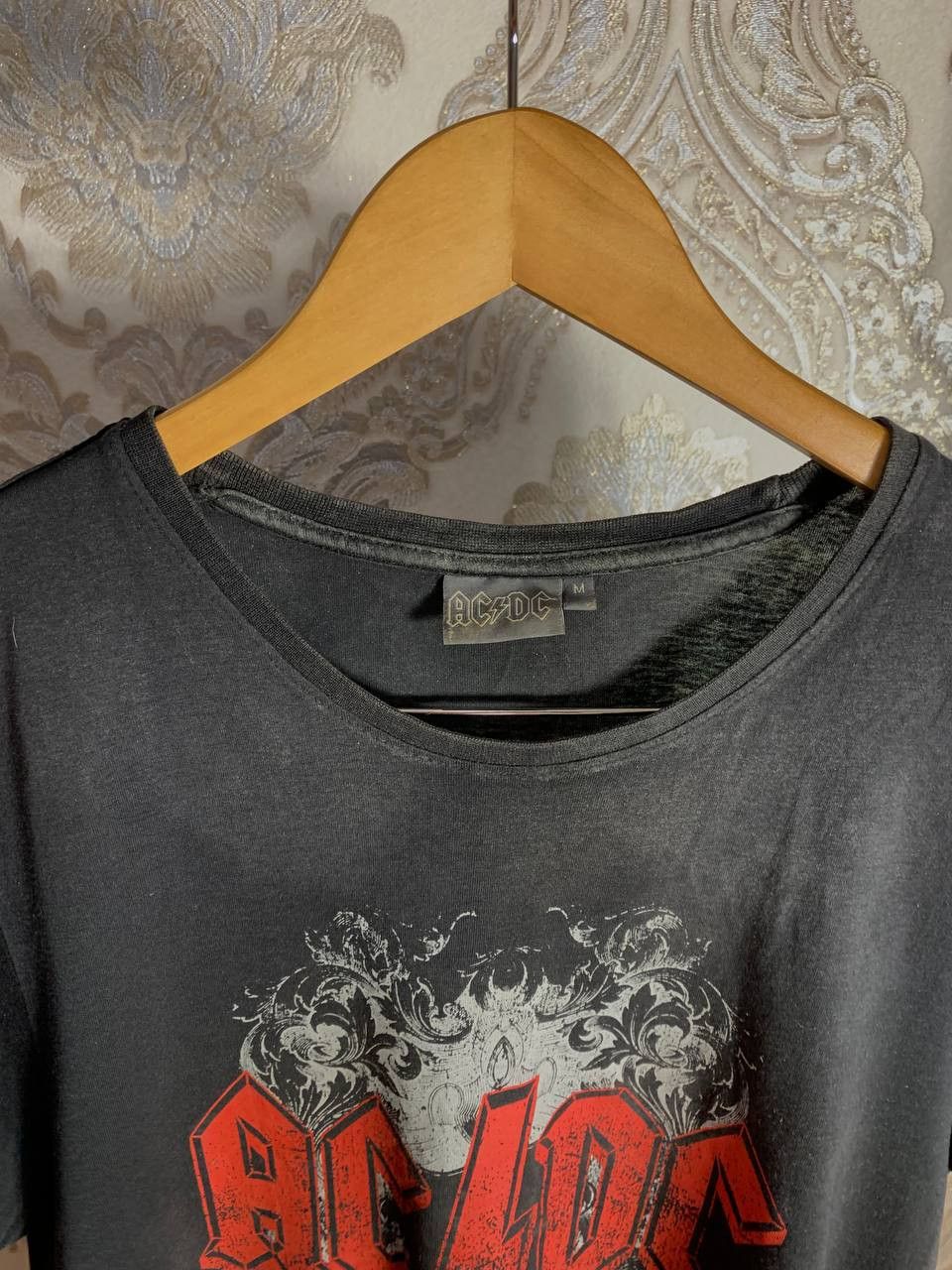 Band Tees Vintage AC/DC World Tour Rock T-shirt Metal Punk Y2K 90s Size US M / EU 48-50 / 2 - 3 Thumbnail