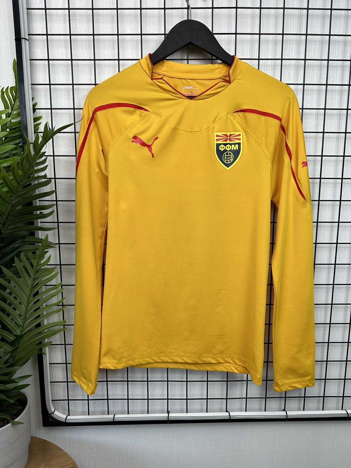 Puma × UEFA North Macedonia football jersey 2010 2013 away Men M yellow Size US M / EU 48-50 / 2 - 1 Thumbnail