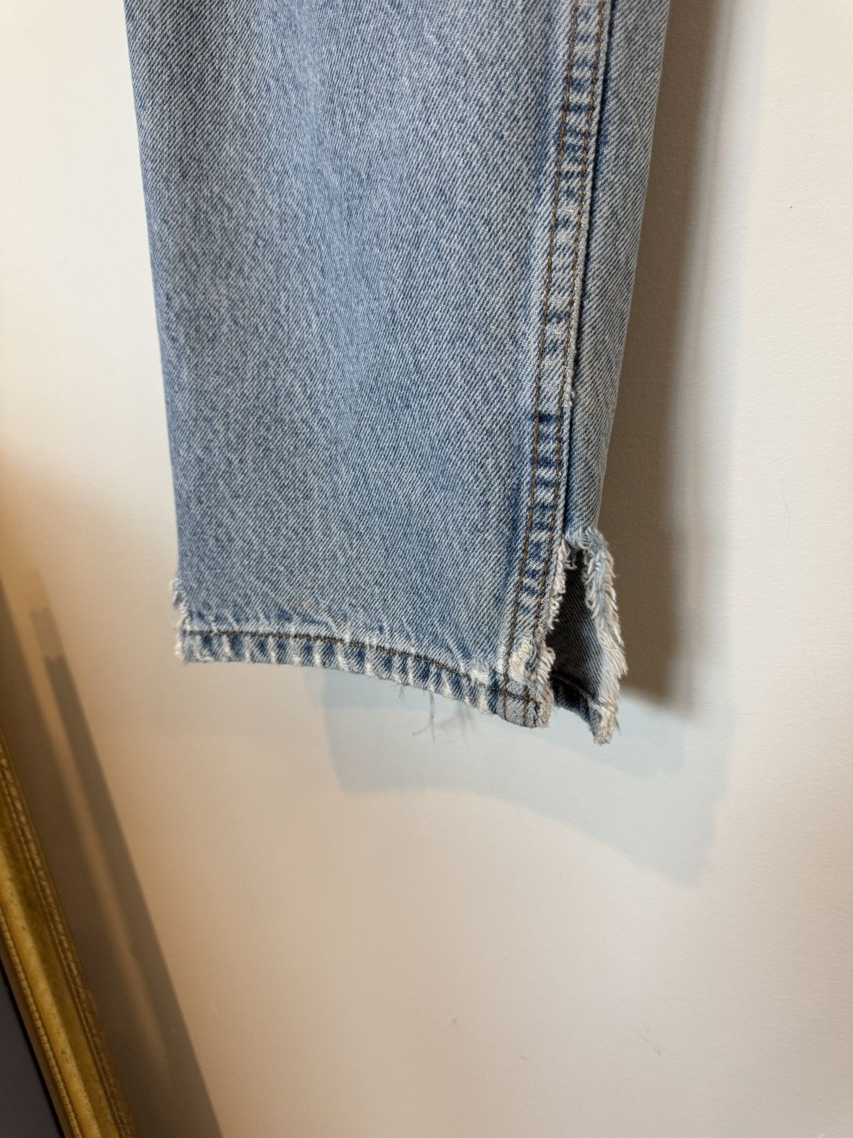 Levi's Vintage Clothing Vintage Levi’s 550 Light Wash Distressed Jeans, W35 x L31 Size US 35 - 6 Thumbnail