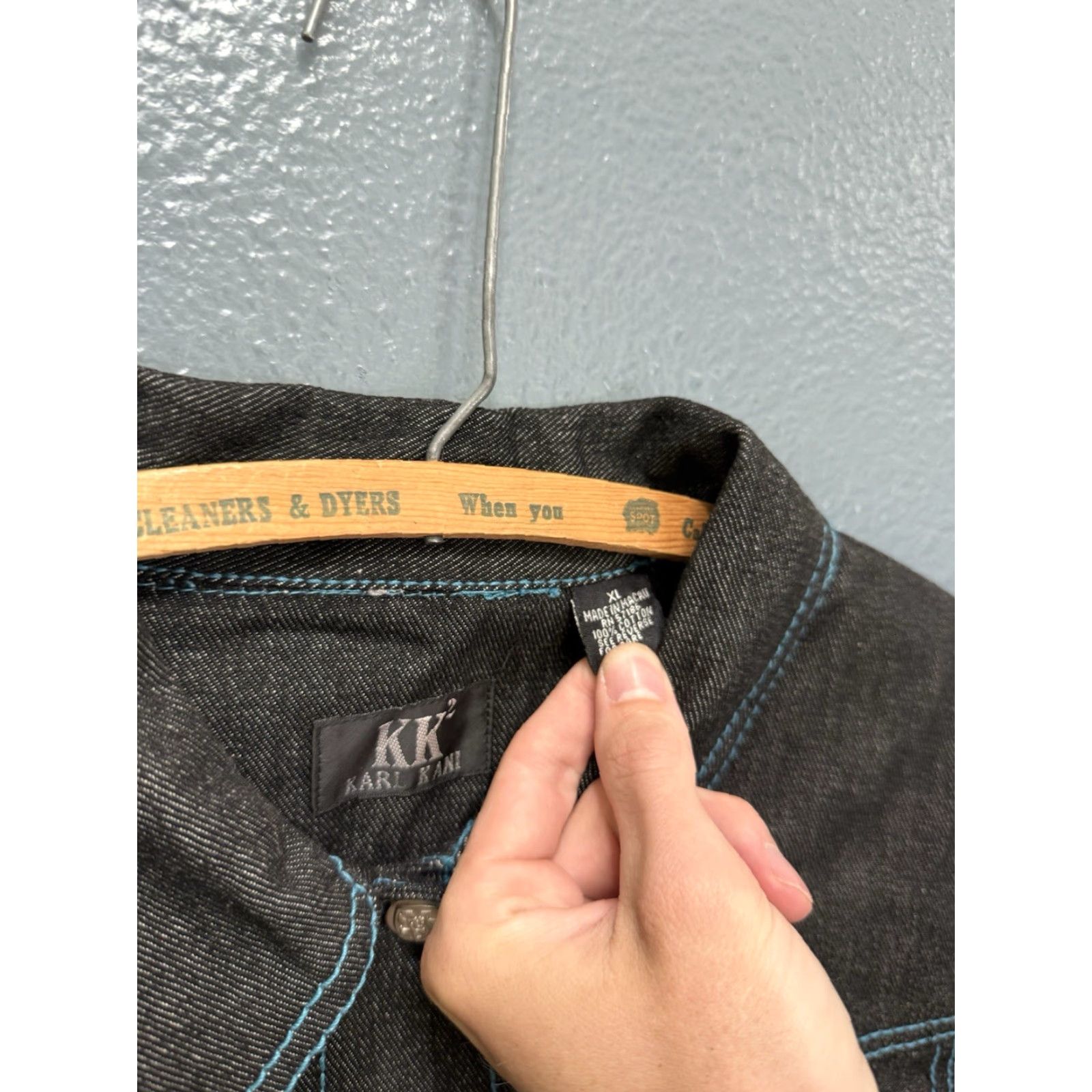 Karl Kani VINTAGE Karl Kani Womens Embroidered Black Denim Jacket XL Jacket Womens XL Black Embroidered Denim Karl Kani Size XL / US 12-14 / IT 48-50 - 2 Thumbnail