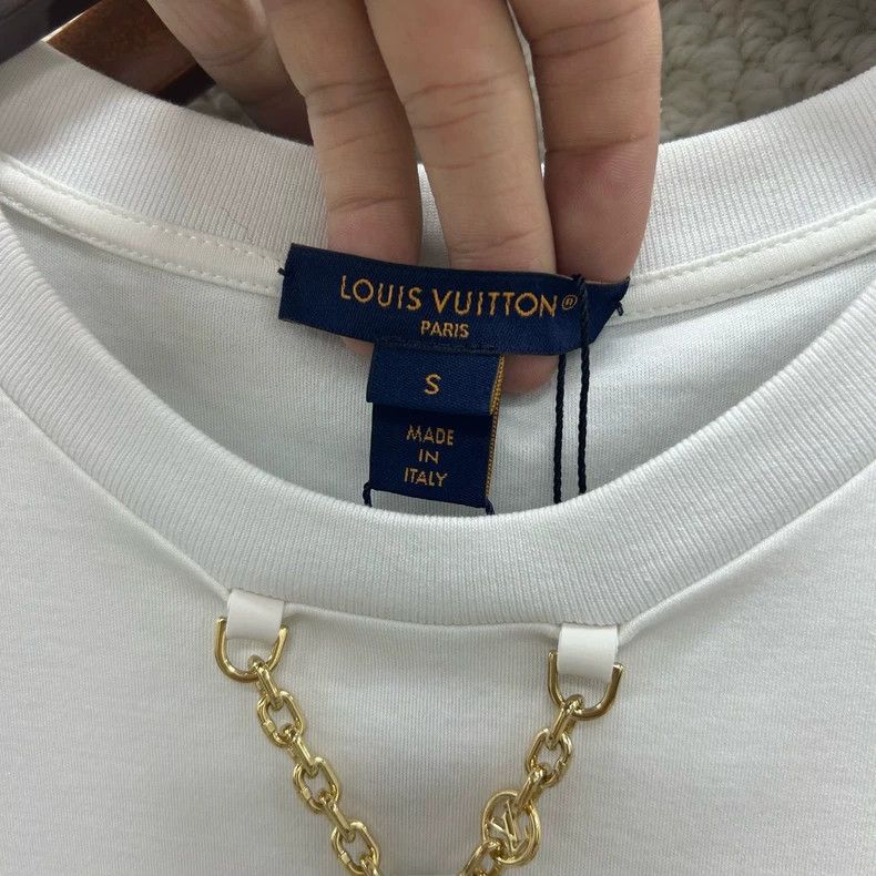 Louis Vuitton Louis Vuitton short sleeves Size US S / EU 44-46 / 1 - 4 Thumbnail