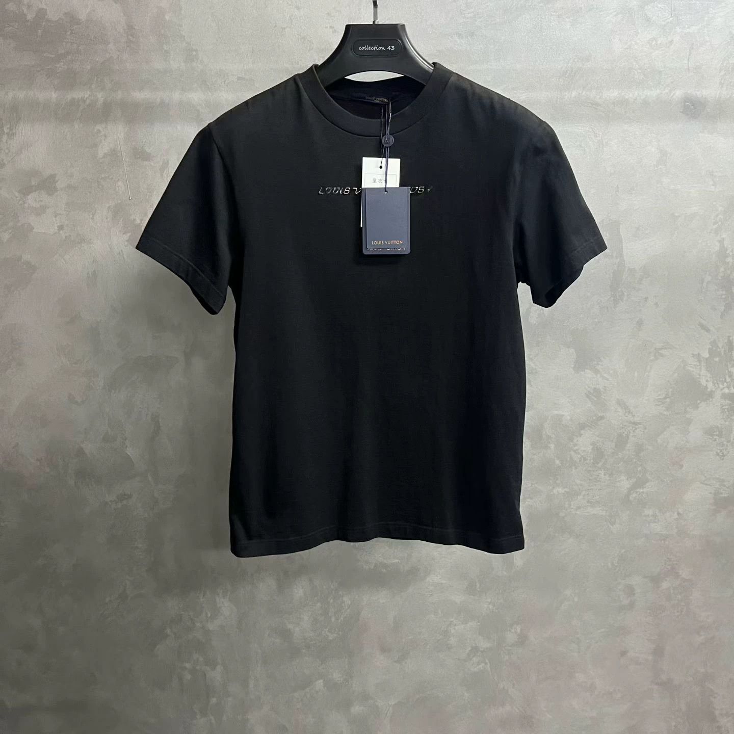 Louis Vuitton Louis Vuitton Printed Black T-Shirt S Women Size S / US 4 / IT 40 - 1 Thumbnail