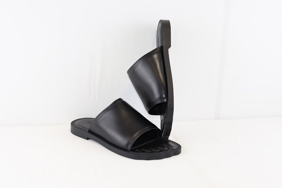 Balenciaga o1rshd1 Smooth Calfskin Fetish Sandal in Black Size US 10 / EU 43 - 9 Thumbnail