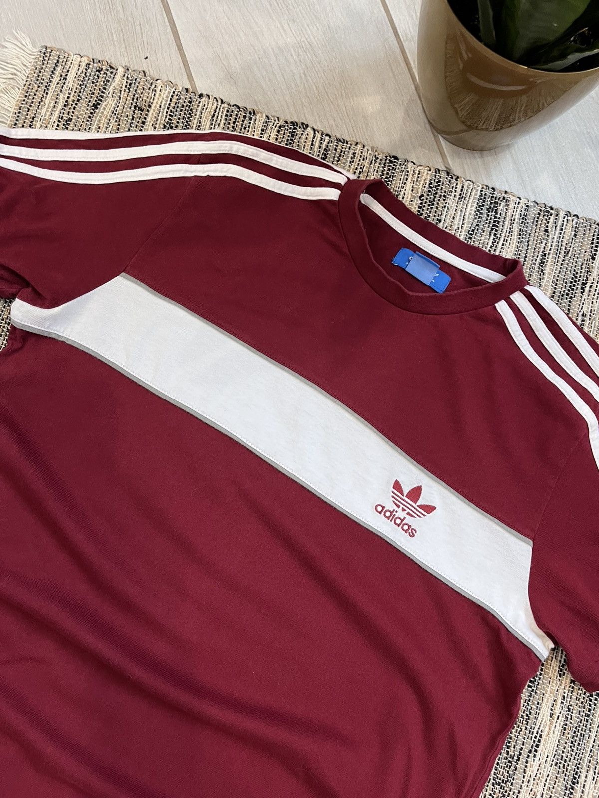 Adidas × Vintage Vintage Adidas Tshirt Blank red sportswear minimalistic tee Size US M / EU 48-50 / 2 - 4 Thumbnail
