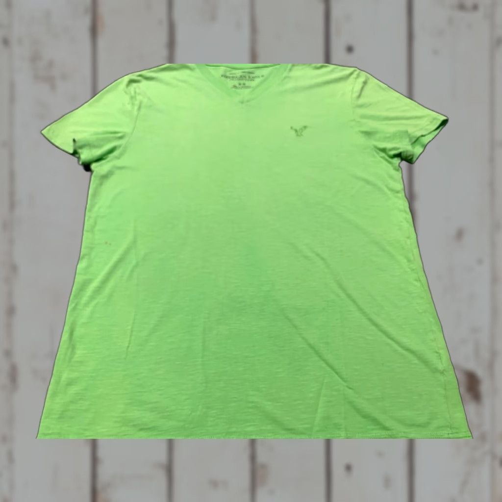 Vintage American Eagle Women's Medium Green V-Neck Pullover T-Shirt - Solid Basic - All Seasons Size M / US 6-8 / IT 42-44 - 1 Thumbnail
