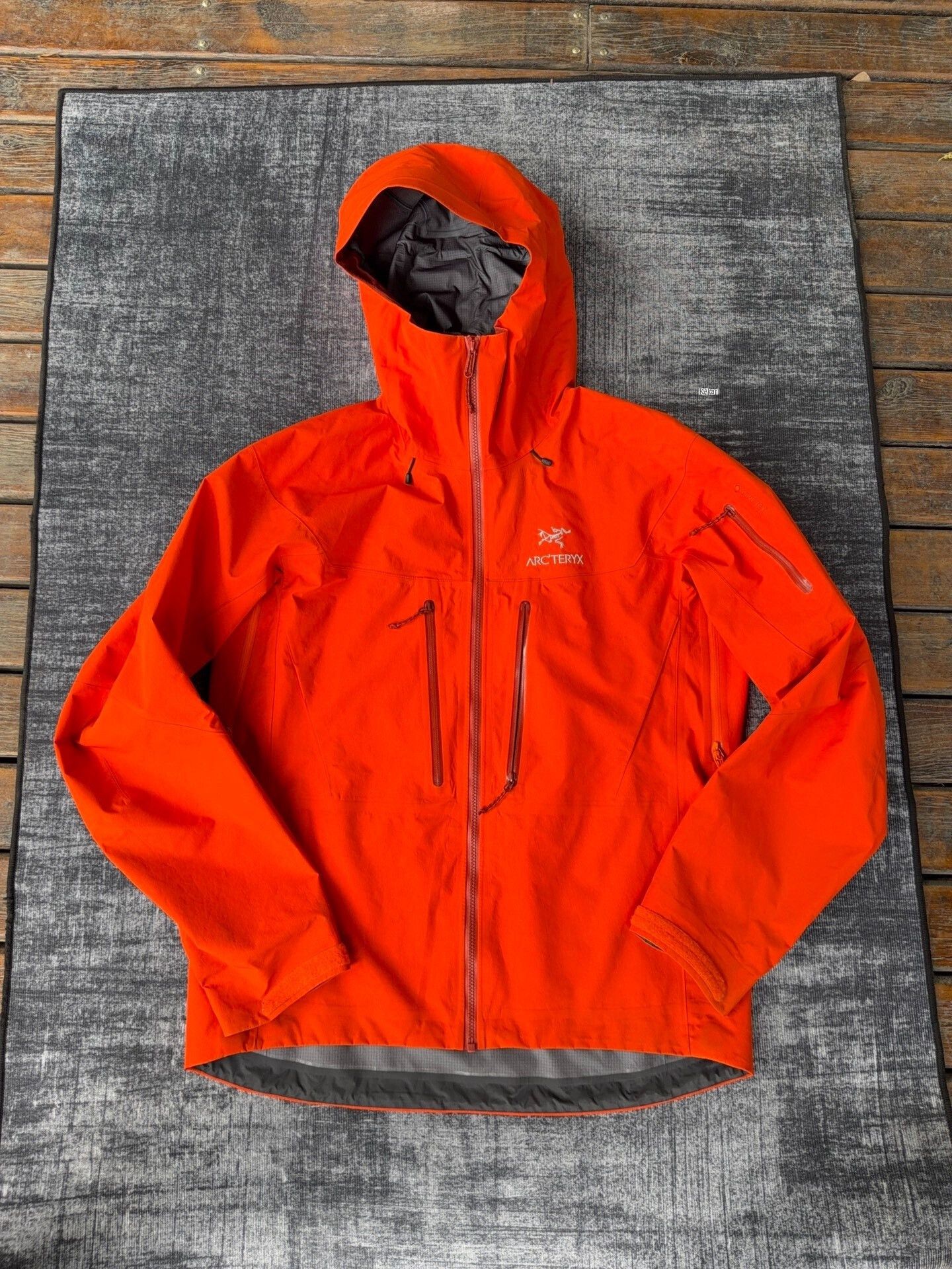 Arc'teryx Arcteryx Alpha SV Jacket Size US L / EU 52-54 / 3 - 1 Thumbnail