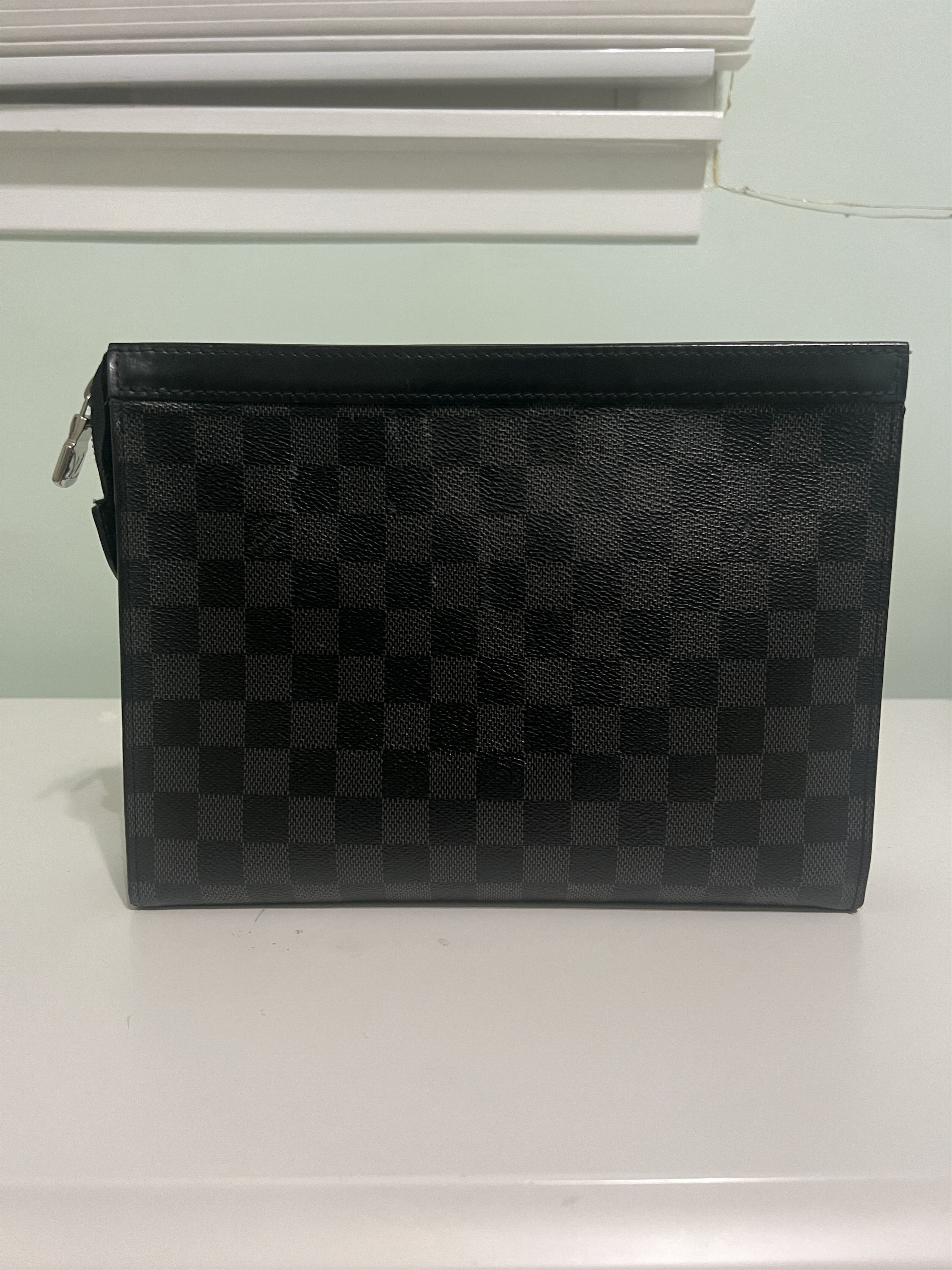 Louis Vuitton Louis Vuitton Pochette Voyage MM Bag Size ONE SIZE - 3 Thumbnail