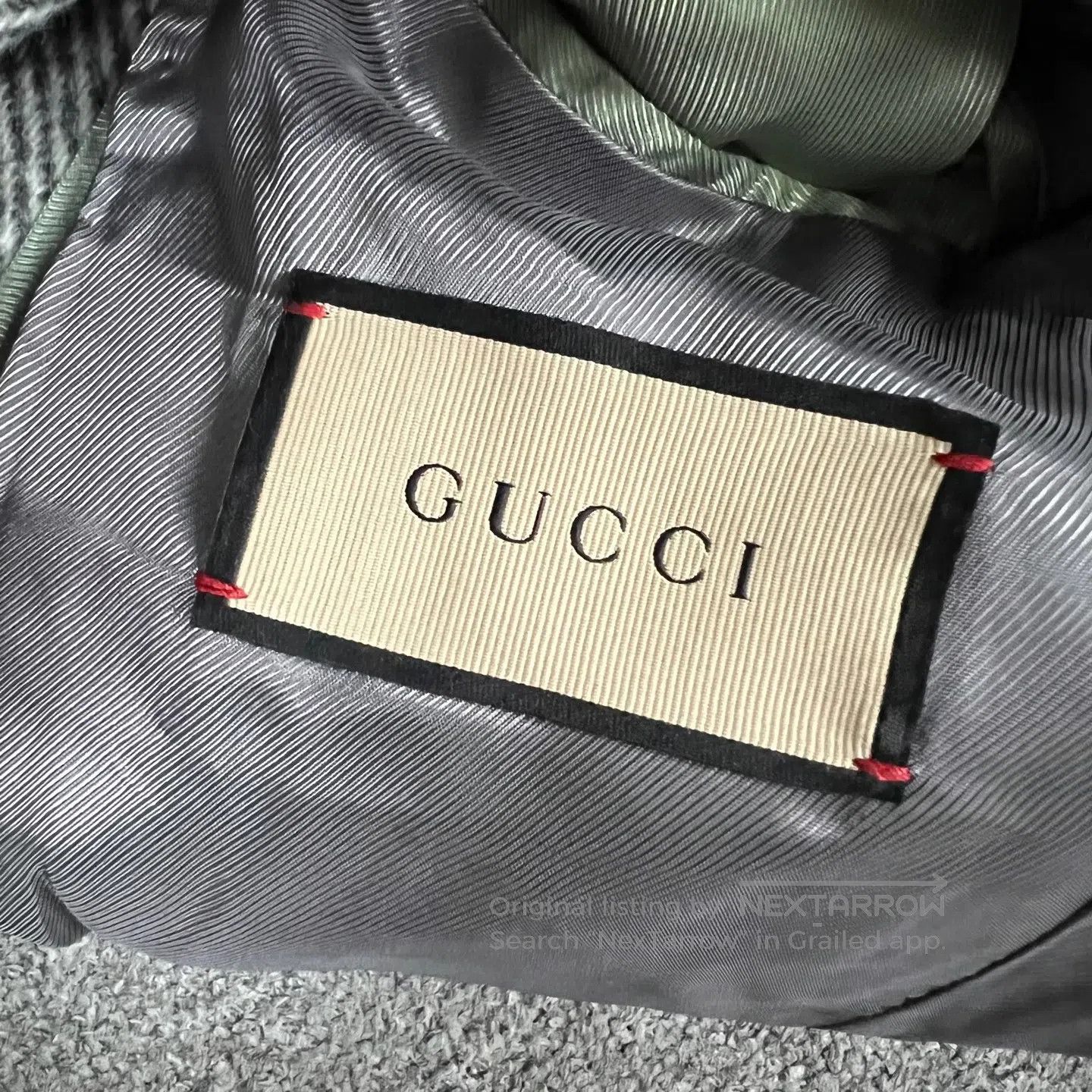 Gucci Guicci Elegant V-neck wool suit jacket| Size 40R - 6 Thumbnail