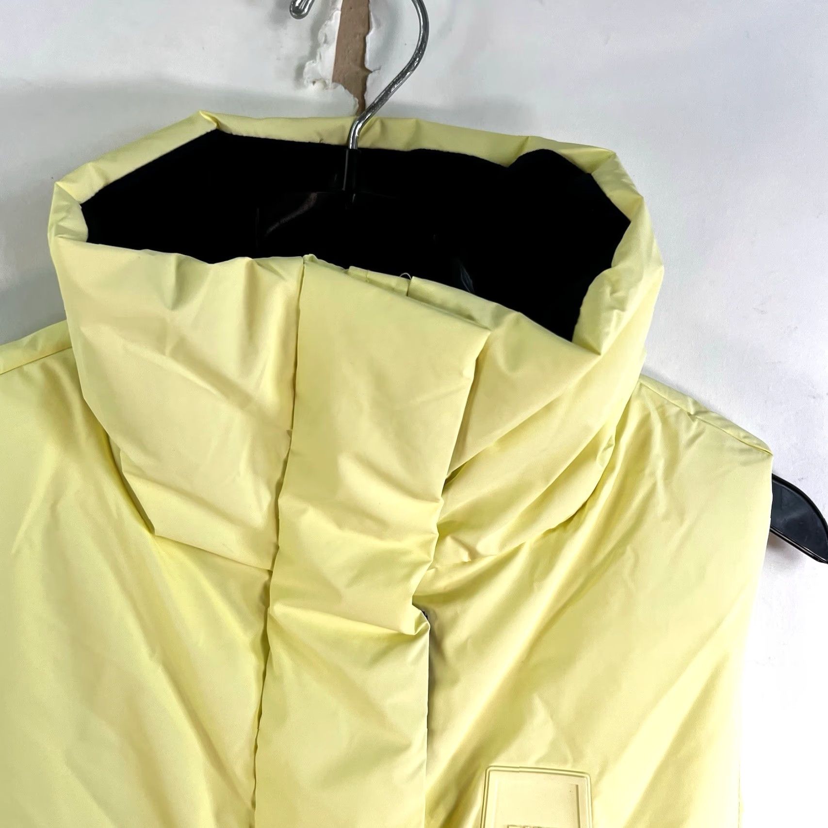 Rains RAINS Women’s Loop W Vest Size M Straw Yellow NWT’s Size M / US 6-8 / IT 42-44 - 2 Thumbnail