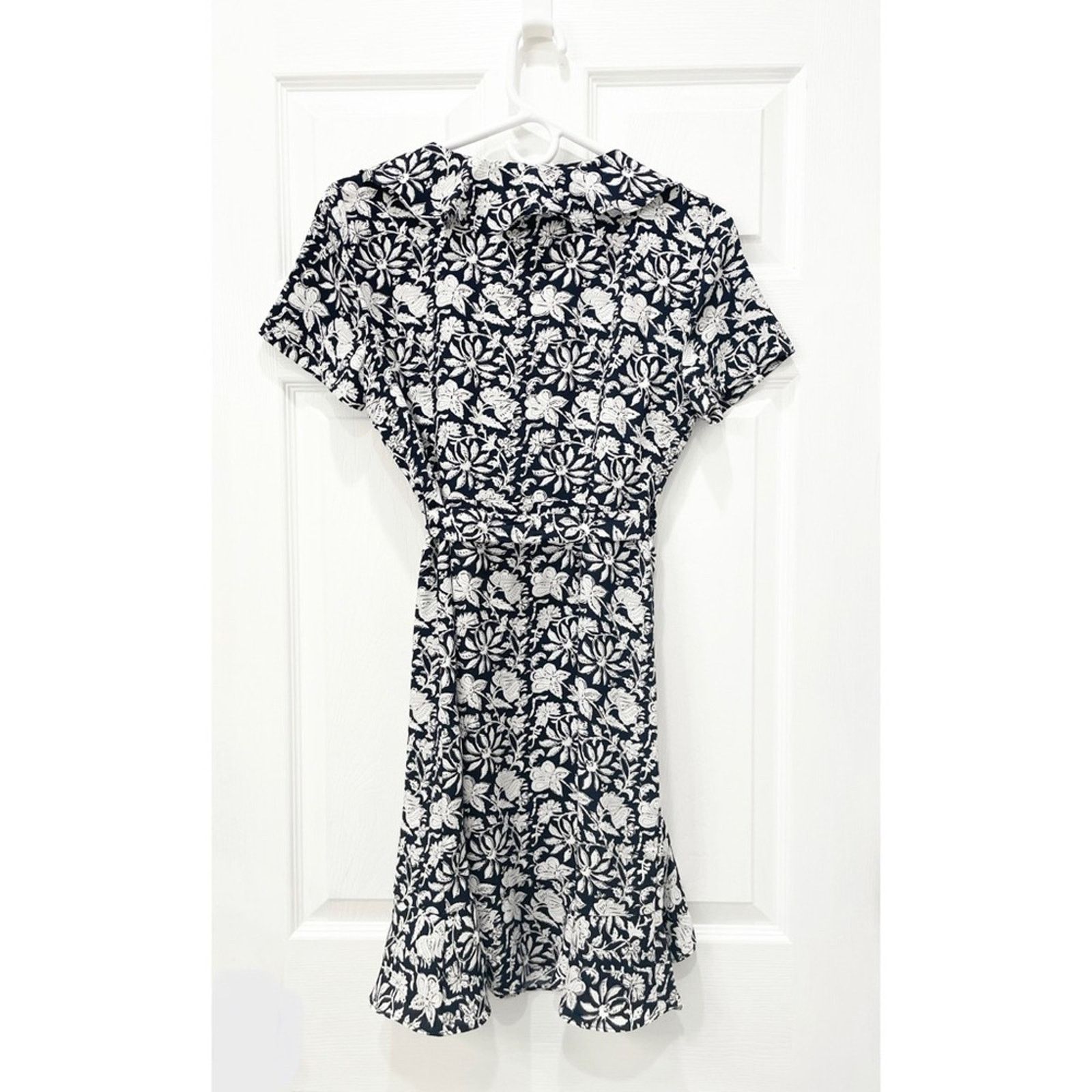 Loft Ann Taylor LOFT Floral Wrap Dress with Ruffle V Neck XS Size XS / US 0-2 / IT 36-38 - 2 Thumbnail
