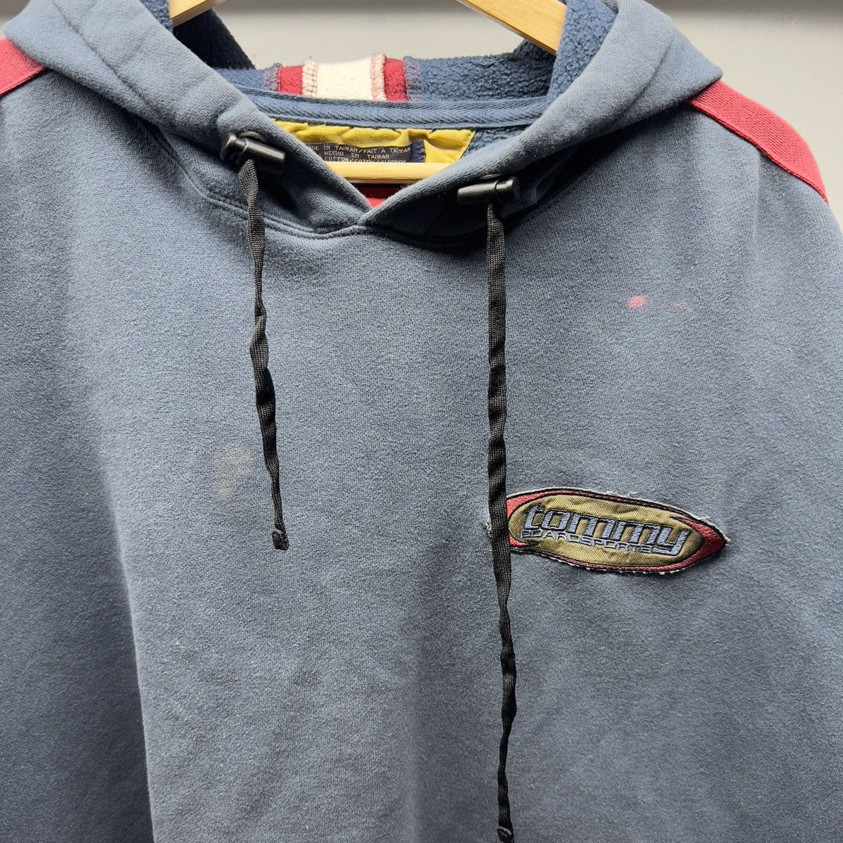 Vintage Tommy Hilfiger Boardsports Hoodie Thrashed Faded ERD Grunge Size US XL / EU 56 / 4 - 10 Thumbnail